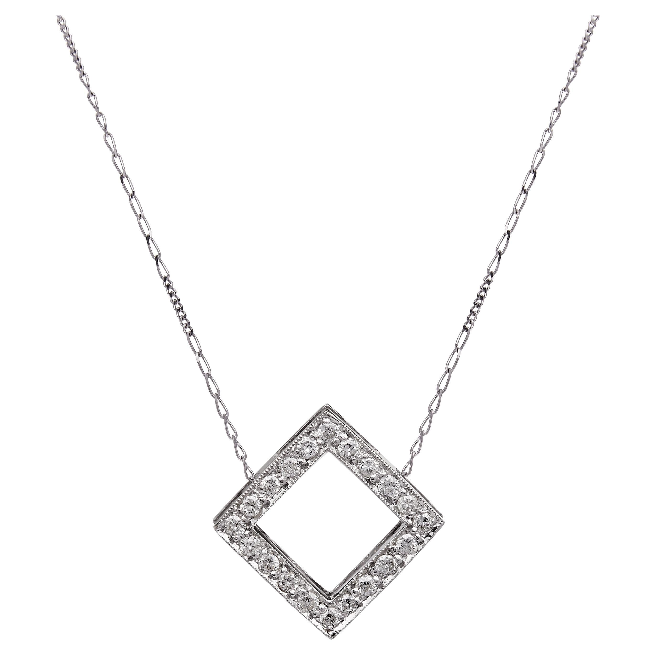 Square necklace with diamond in vendita