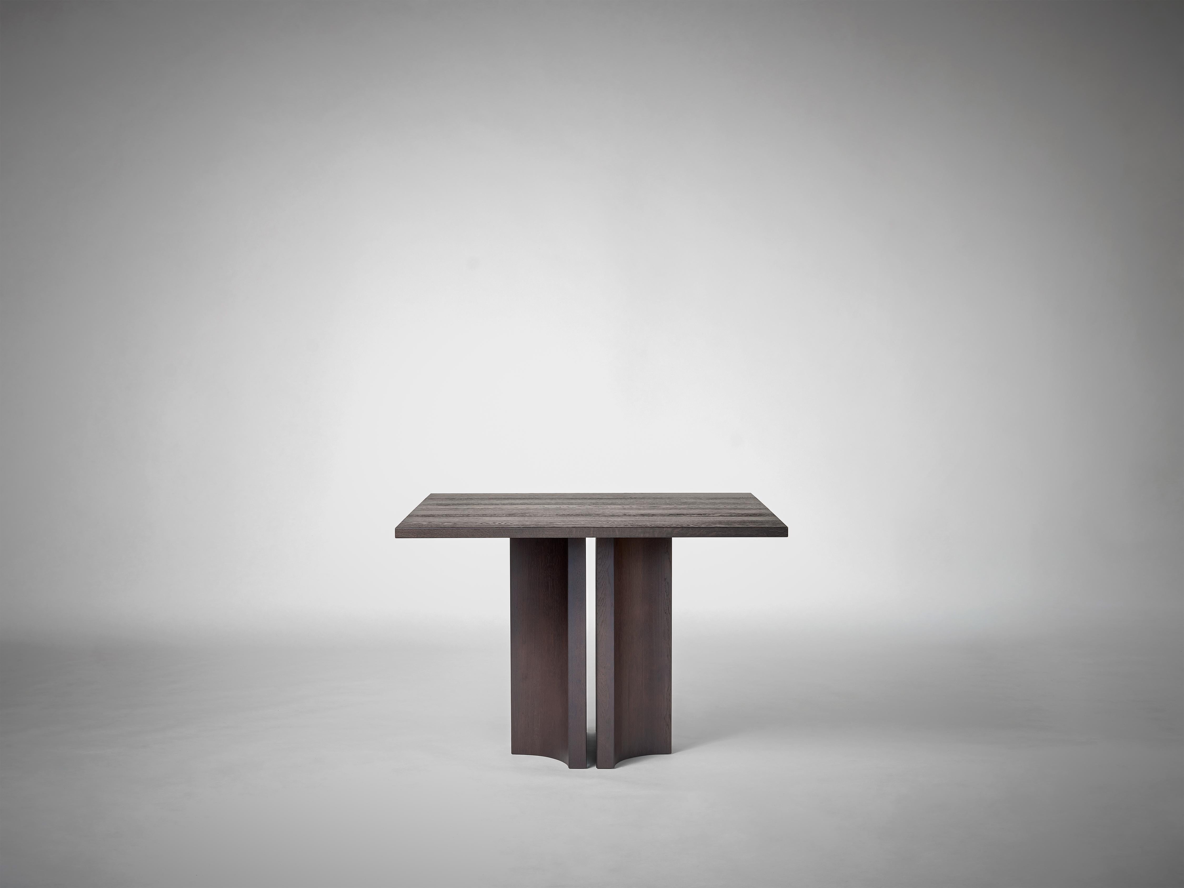 Square Oak Dining Table in Solid Dark Brown European Oak - Aperta by Mokko For Sale 1