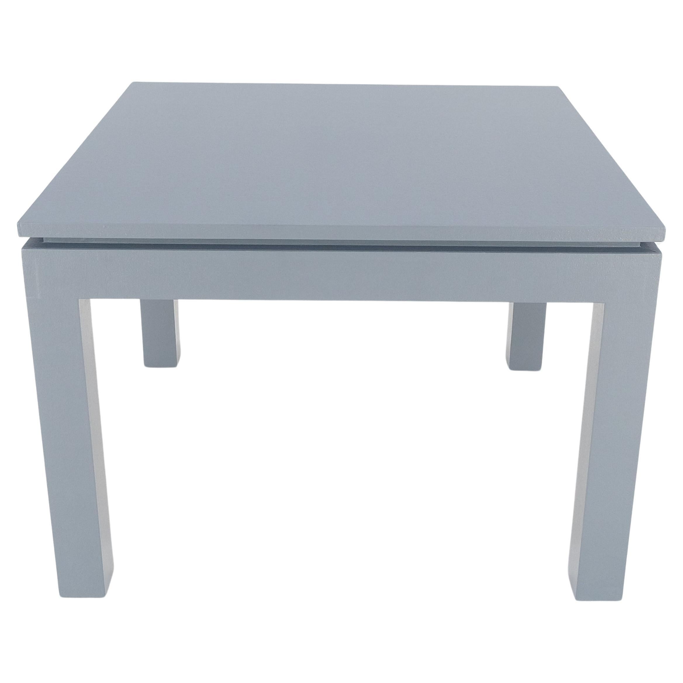 Mesa auxiliar cuadrada de centro estilo Parsons de tela lacada gris c1970s