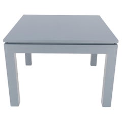 Mesa auxiliar cuadrada de centro estilo Parsons de tela lacada gris c1970s