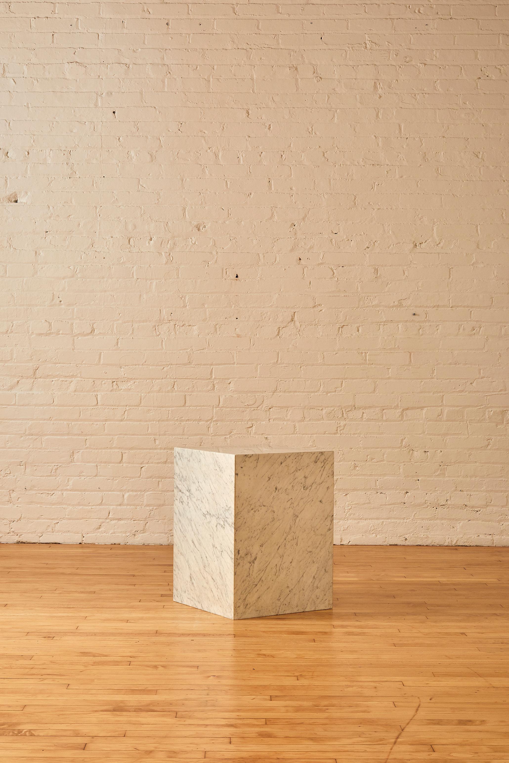 Square Pedestal/Side Table in Carrara Marble In Good Condition In Long Island City, NY