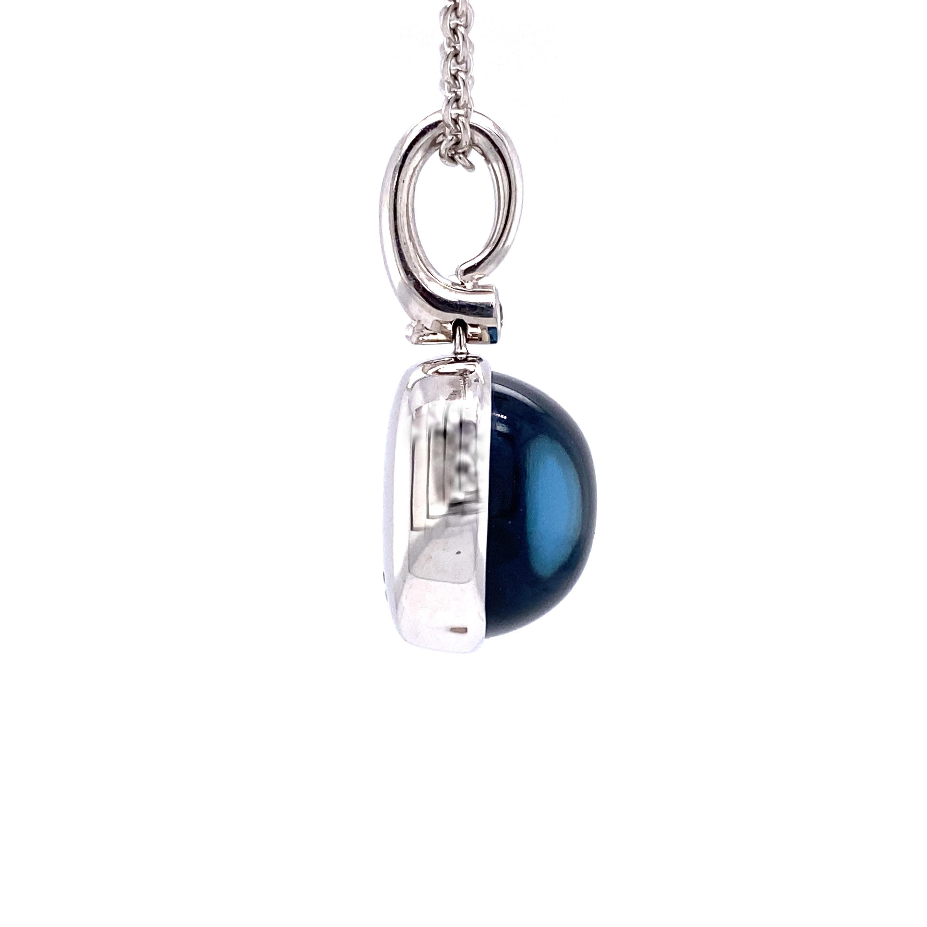 Women's Square Pendant Necklace 18k White Gold  Diamond 0.04 ct Blue Topaz  Guilloche For Sale