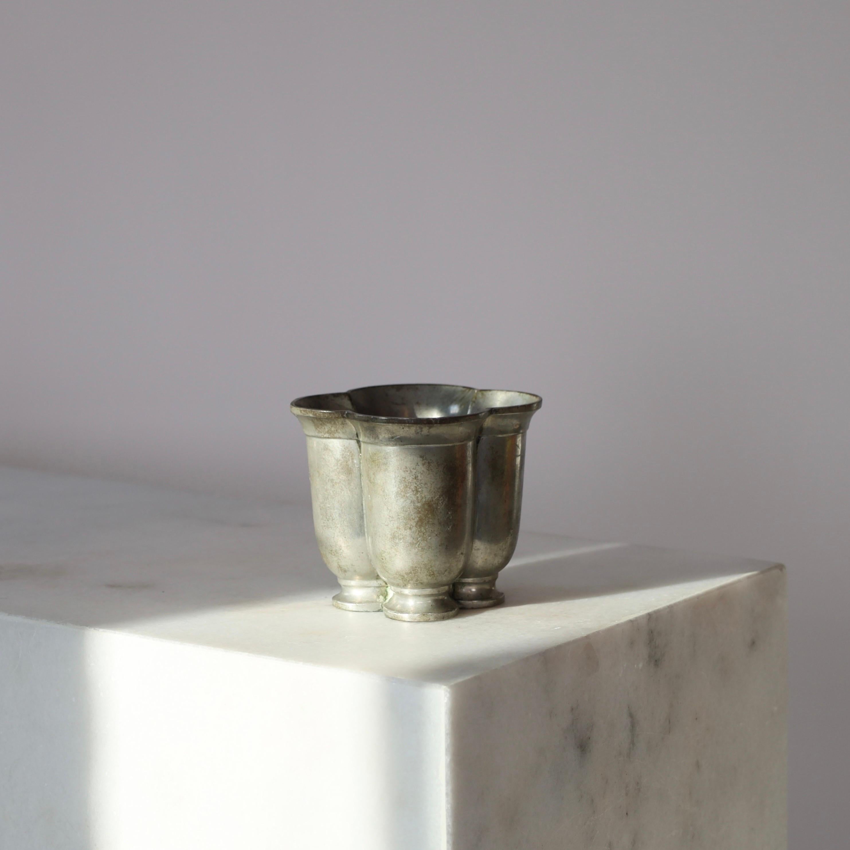 Vaso quadrato in peltro di Just Andersen, anni '20, Danimarca in vendita 6