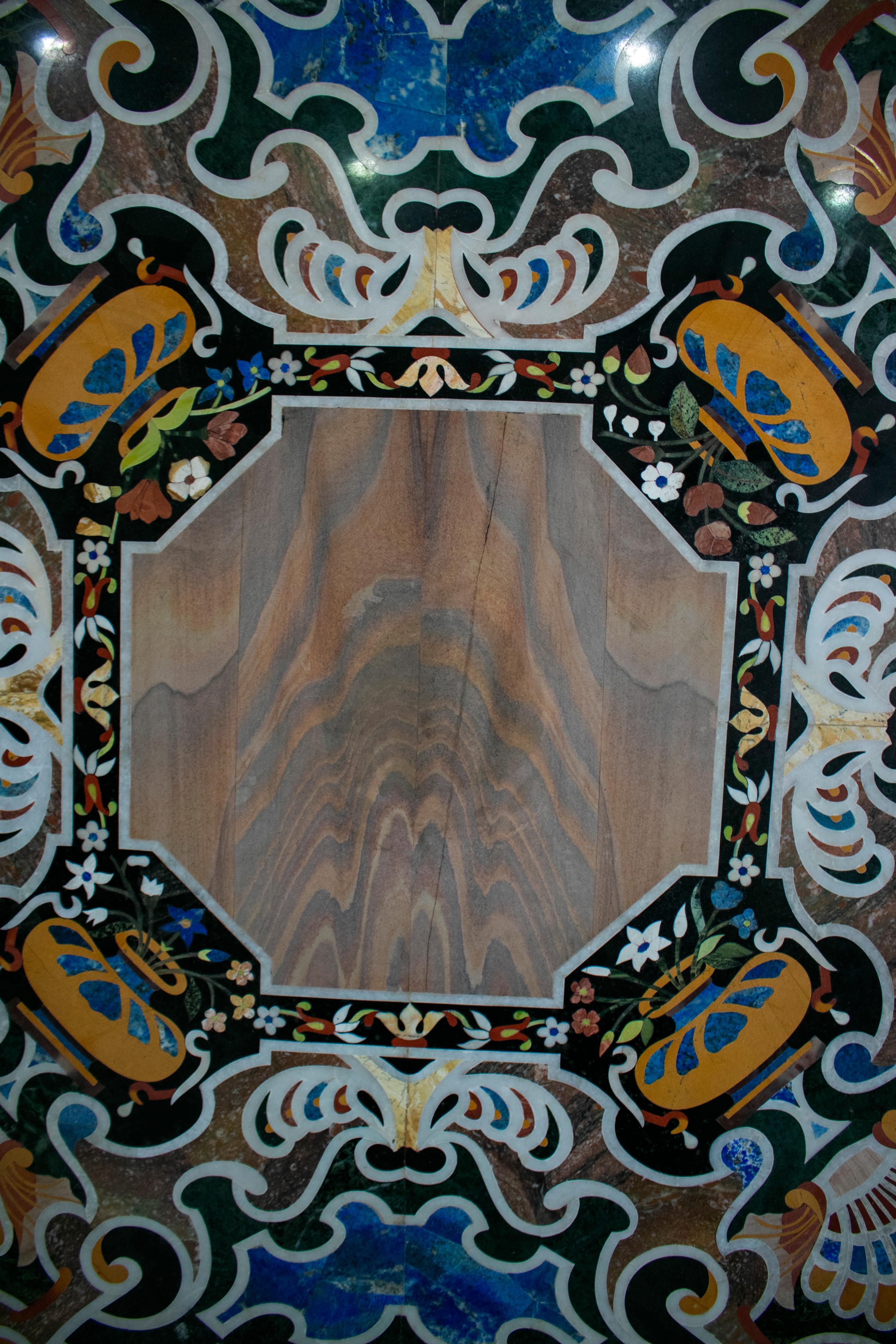 Europeo Piano del tavolo quadrato in marmo classico Pietre Dure e mosaico di Lapislazzuli in vendita