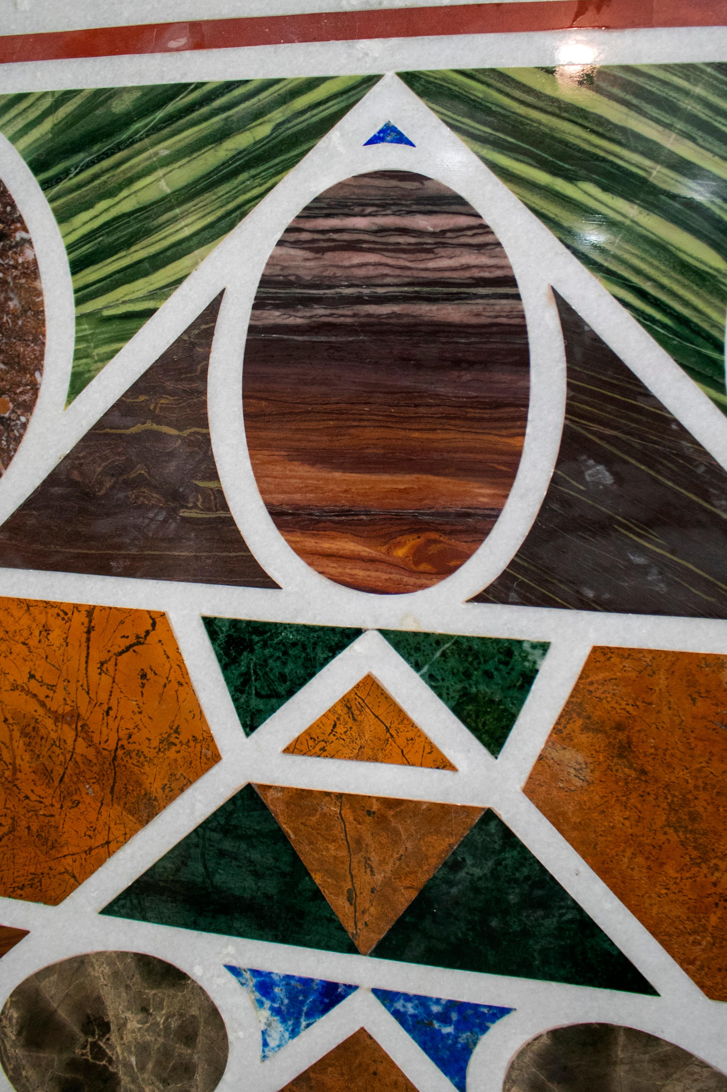 Quadratische Pietre Dure-Tischplatte aus weißem Marmor und Lapislazuli mit geometrischem Mosaik im Angebot 3