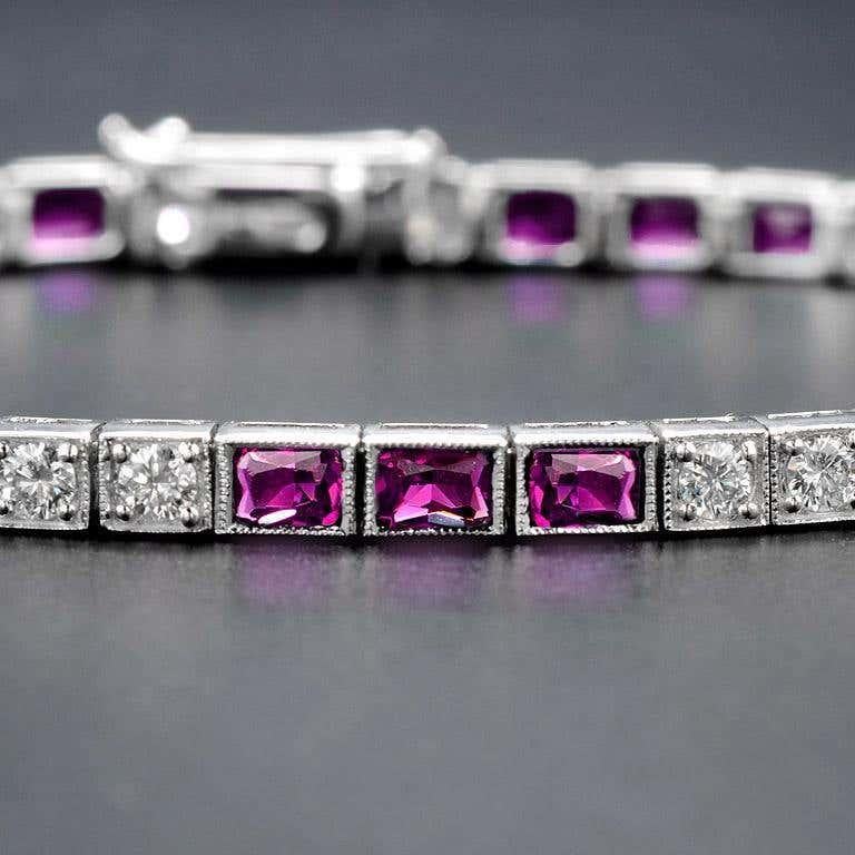 Quadratisches Pink Rubin & Diamant Art Deco Style Tennis Line Weißgold Armband (Art déco) im Angebot