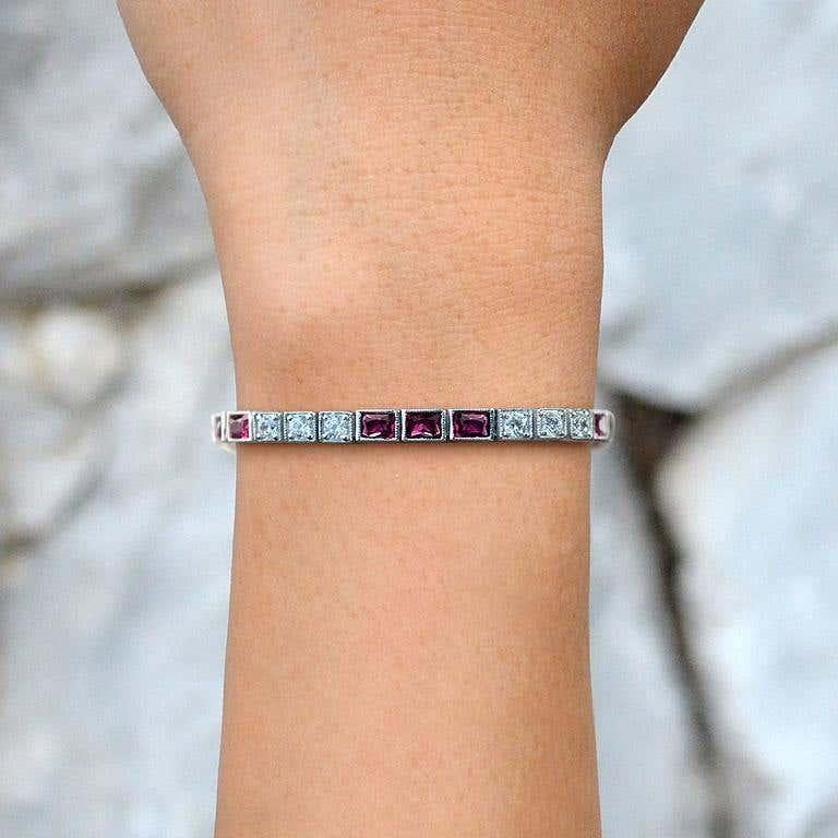 Quadratisches Pink Rubin & Diamant Art Deco Style Tennis Line Weißgold Armband im Angebot 3