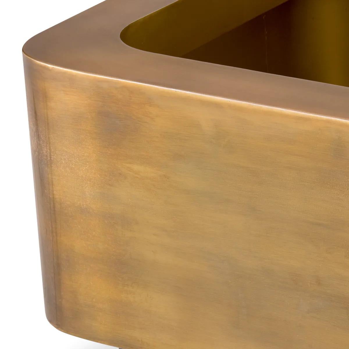 Square Planter, Patinated Brass Finish, Black Base, Iconic Design. In New Condition For Sale In Saint-Ouen, FR