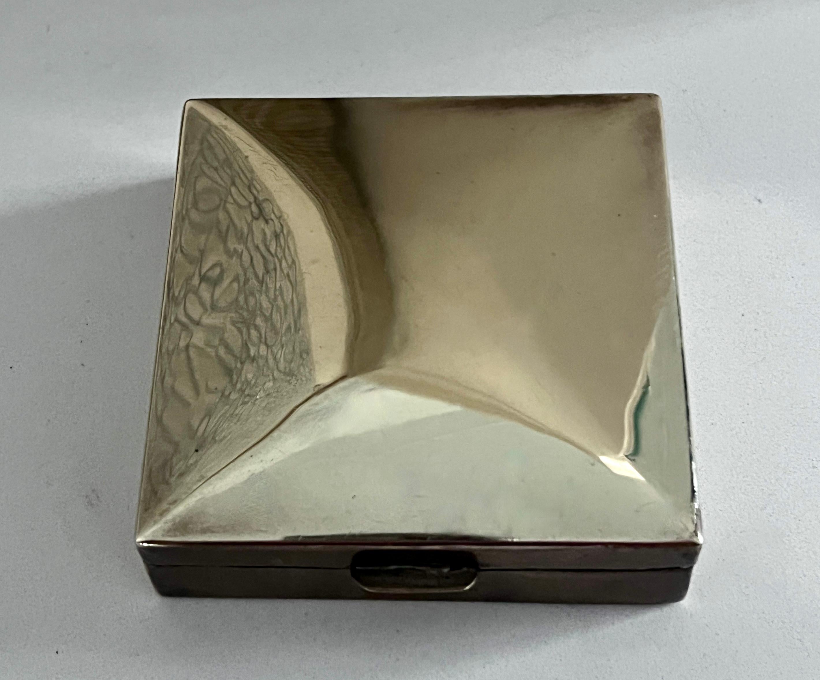 Square Polished Brass Box with Wood Lining In Good Condition For Sale In Los Angeles, CA