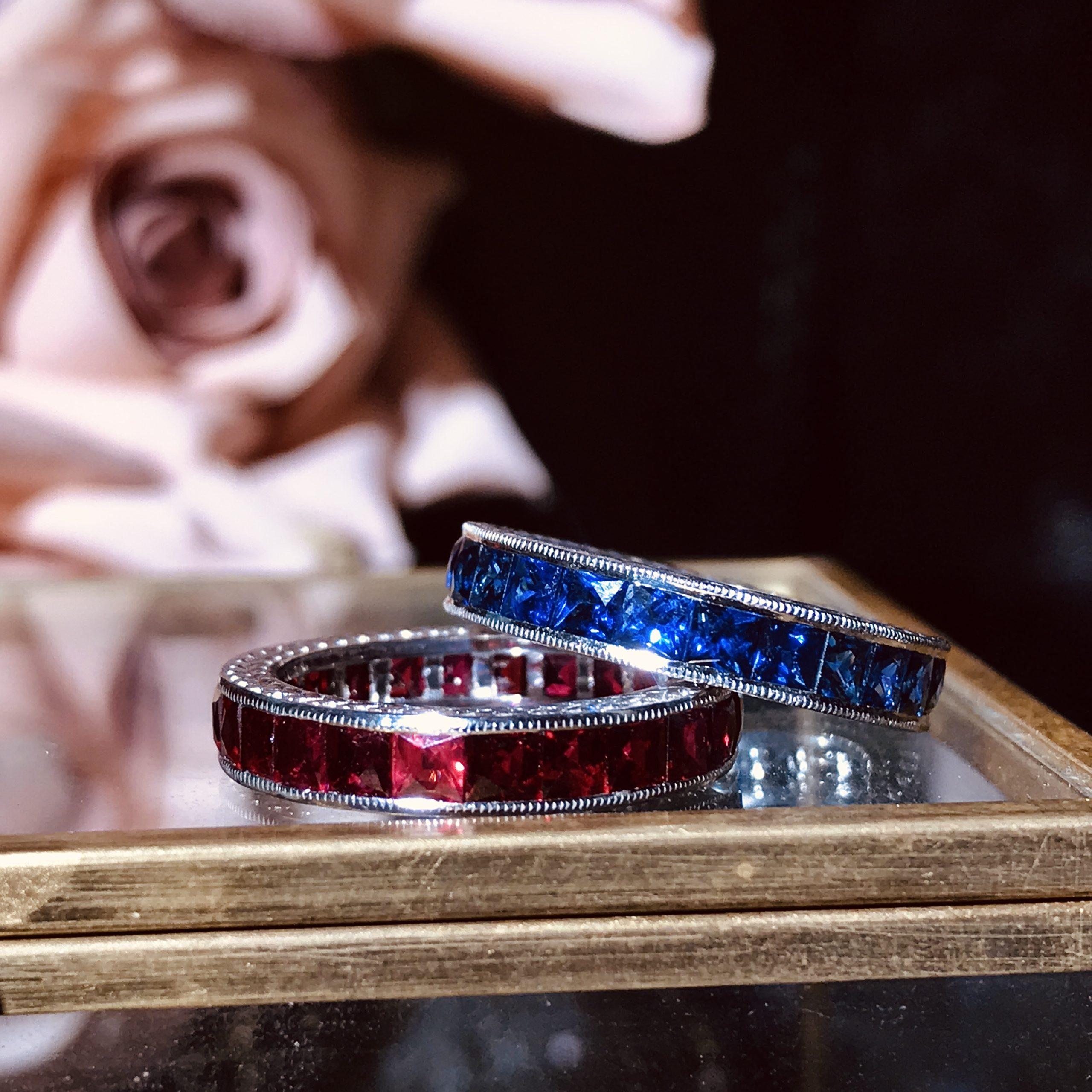 Square Princess Cut Red Pink Ruby Antique Style Eternity Band White Gold Ring In condizioni Nuovo in vendita a Oakton, VA