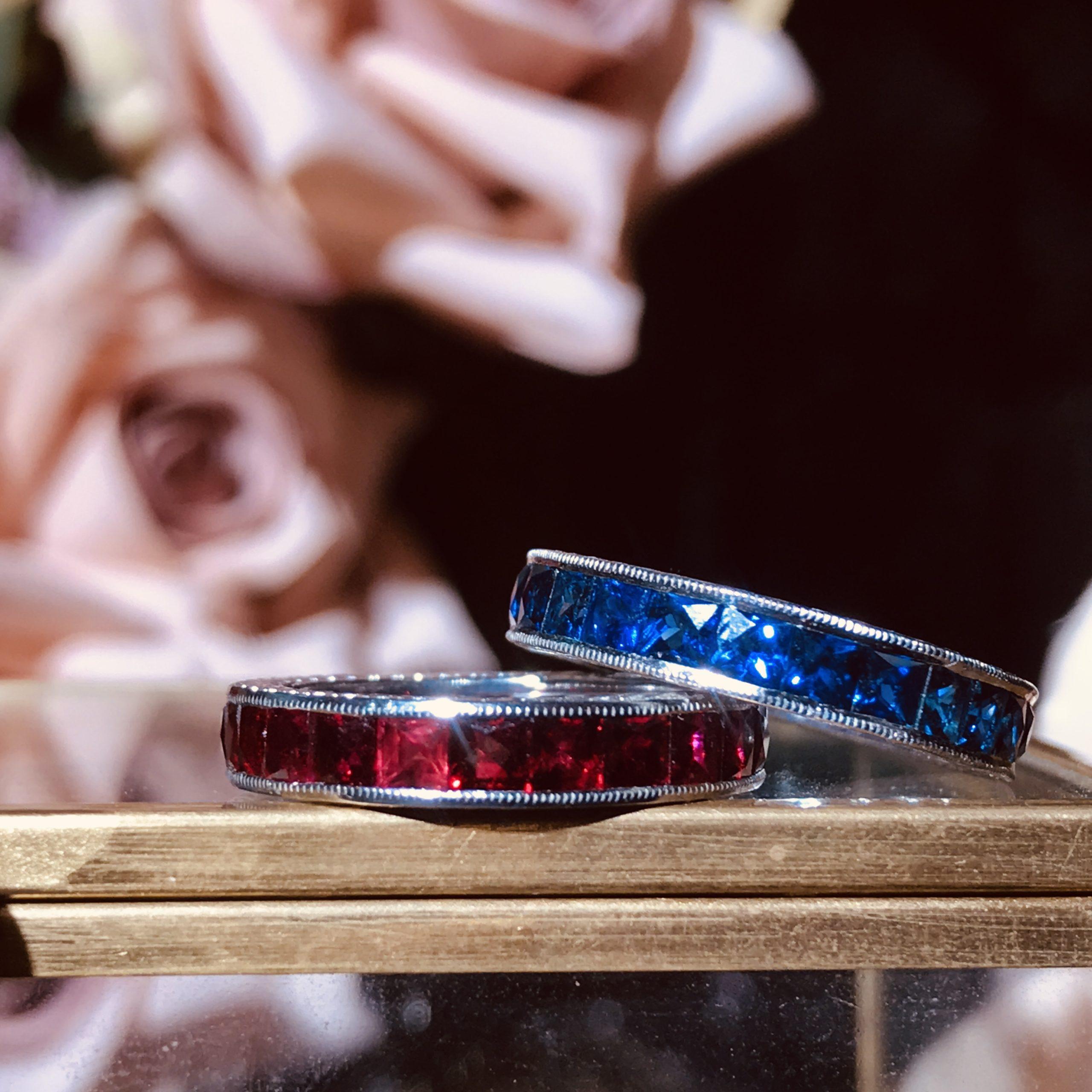 Donna Square Princess Cut Red Pink Ruby Antique Style Eternity Band White Gold Ring in vendita