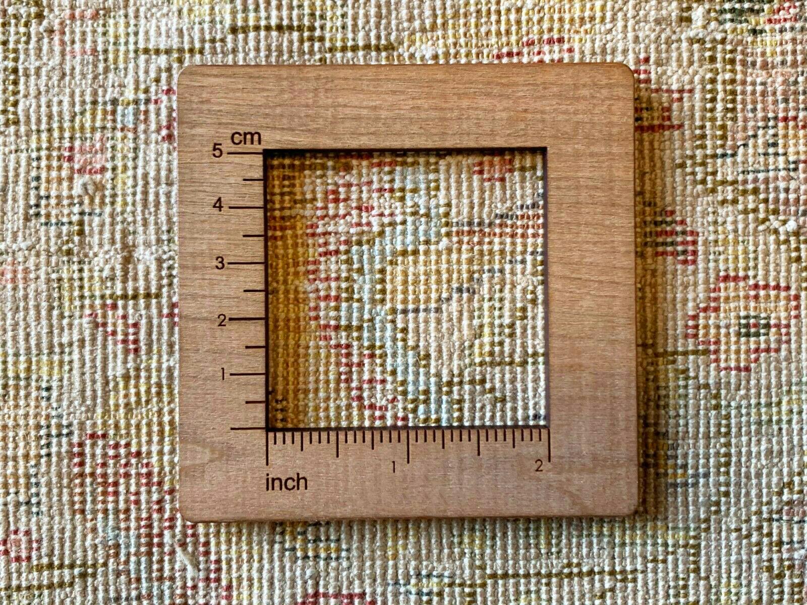 Quadratischer türkischer Teppich aus reiner Seide im Used-Look, um 1900 im Angebot 3