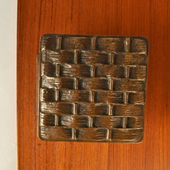 Maniglia quadrata per porte a pressione e a tirante in bronzo con rilievo a cestello