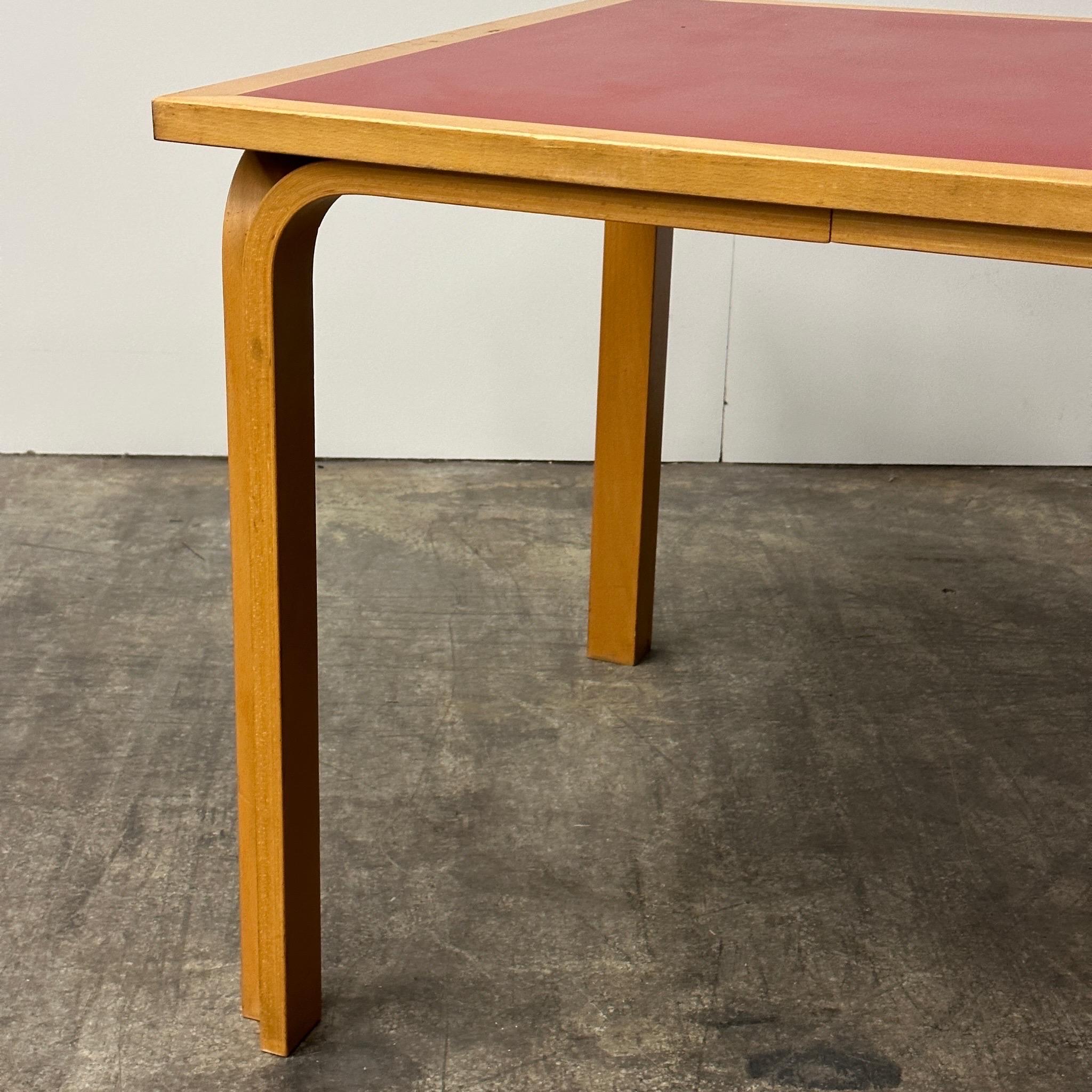 Square Red Table by Rud Thygesen and Johnny Sørensen for Magnus Olesen In Good Condition In Chicago, IL