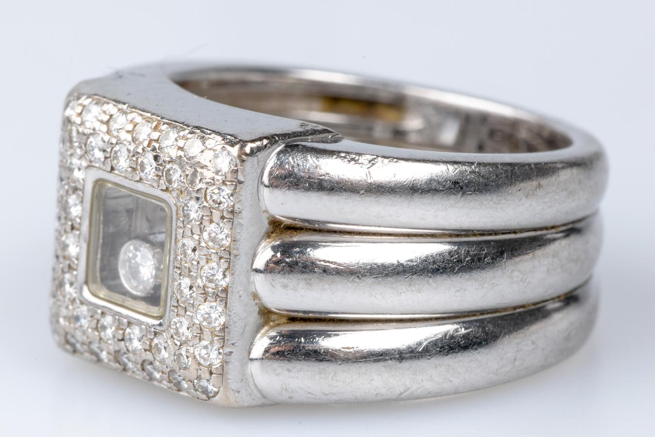 Square ring by Chopard, in 18-carat white gold, set with 45 diamonds In Excellent Condition For Sale In Monte-Carlo, MC