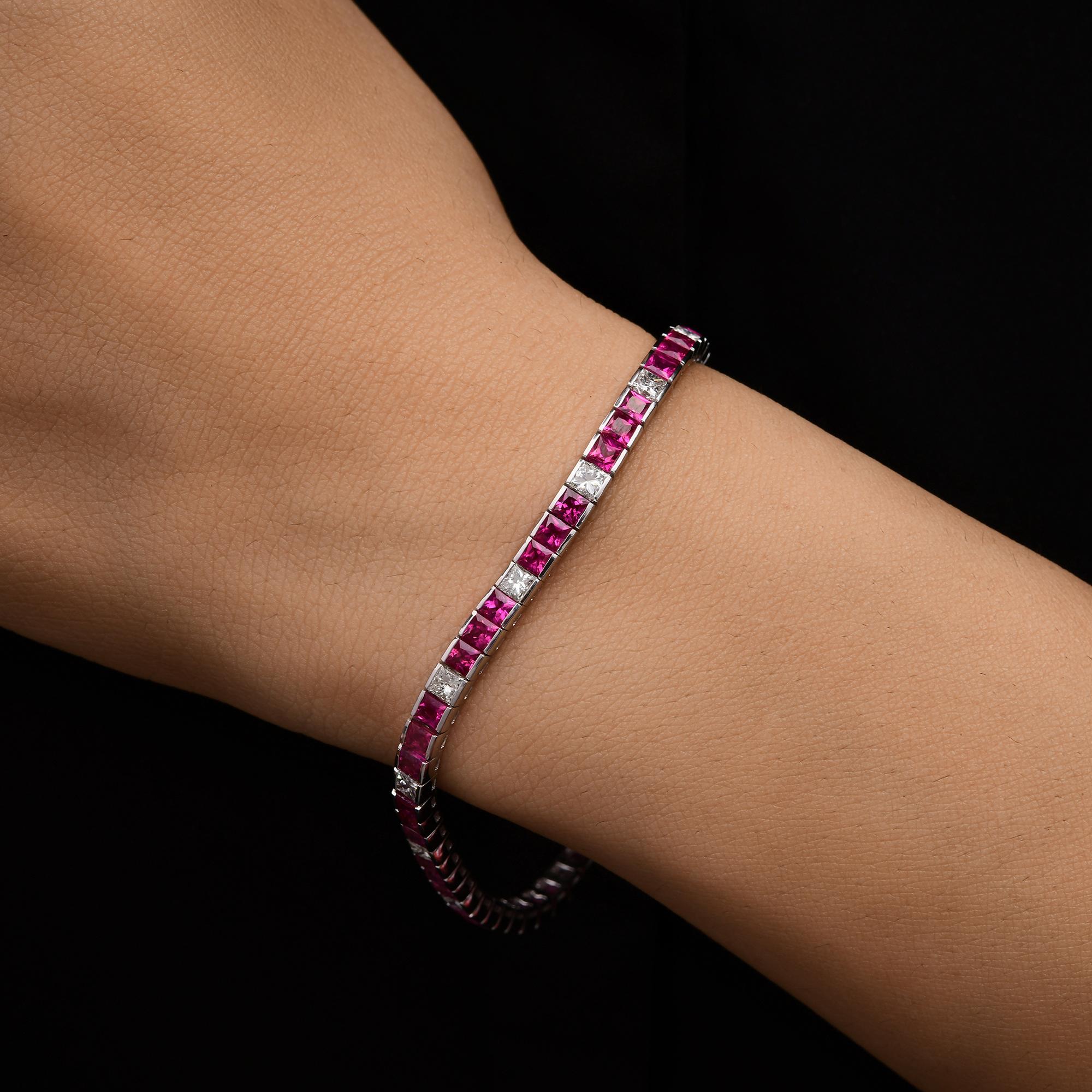Bracciale Tennis con rubino quadrato da 7,52 carati e diamante da 2,13 carati in oro bianco massiccio 18 carati in vendita 2