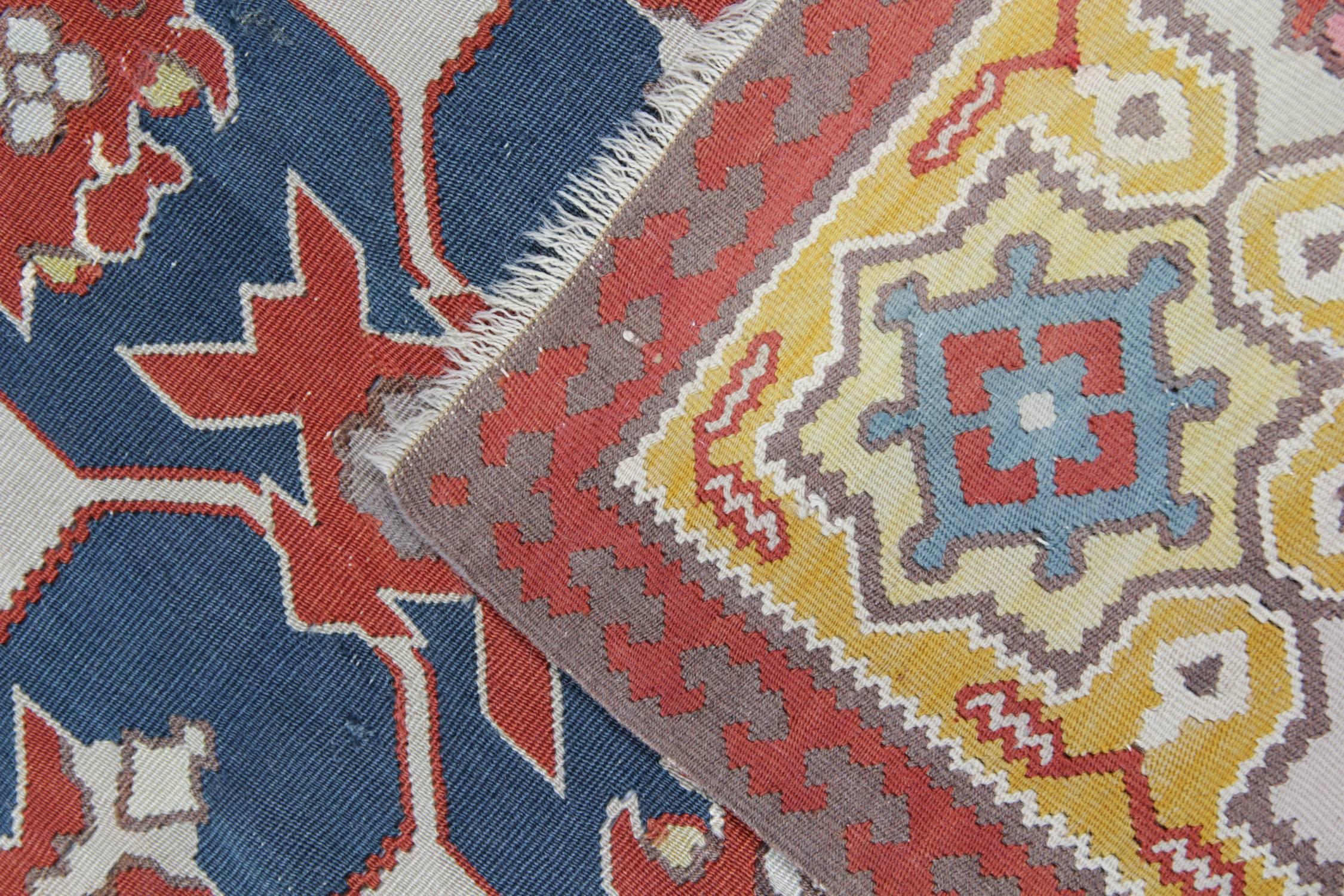 Square Rugs Handmade Carpet Antique Rugs, Kilim Rugs Luxury Rustic Oriental Rugs In Excellent Condition For Sale In Wembley, GB