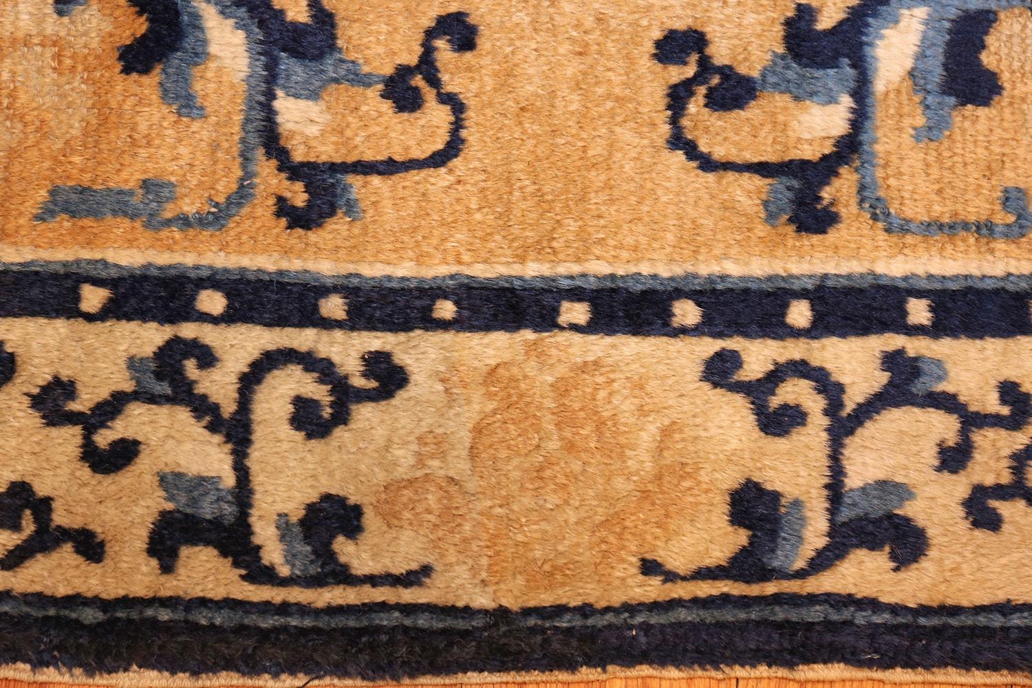Golden Antique Chinese Rug. Size: 2 ft 6 in x 2 ft 6 in  In Good Condition For Sale In New York, NY