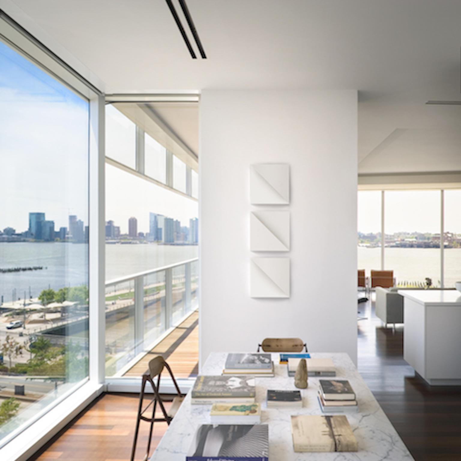 Square Sconce in White Corian In New Condition In New York, NY
