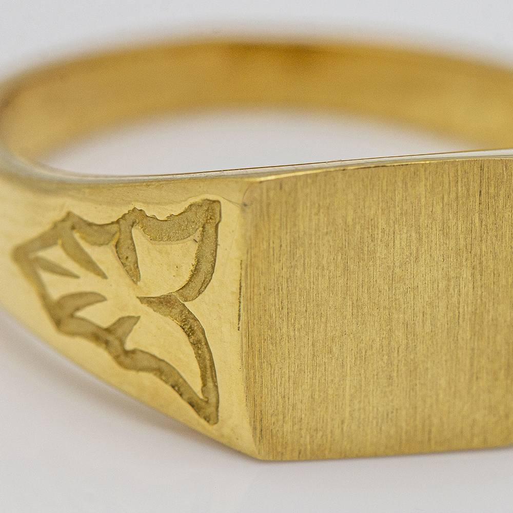 Square Seal Ring in Yellow Gold For Sale 1