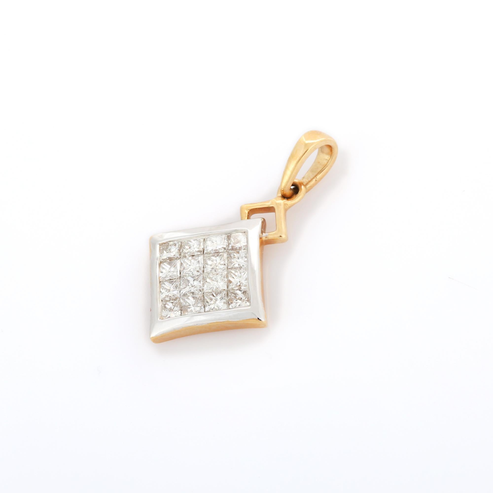Square Shape Diamond Pendant in 18K Yellow Gold In New Condition For Sale In Houston, TX
