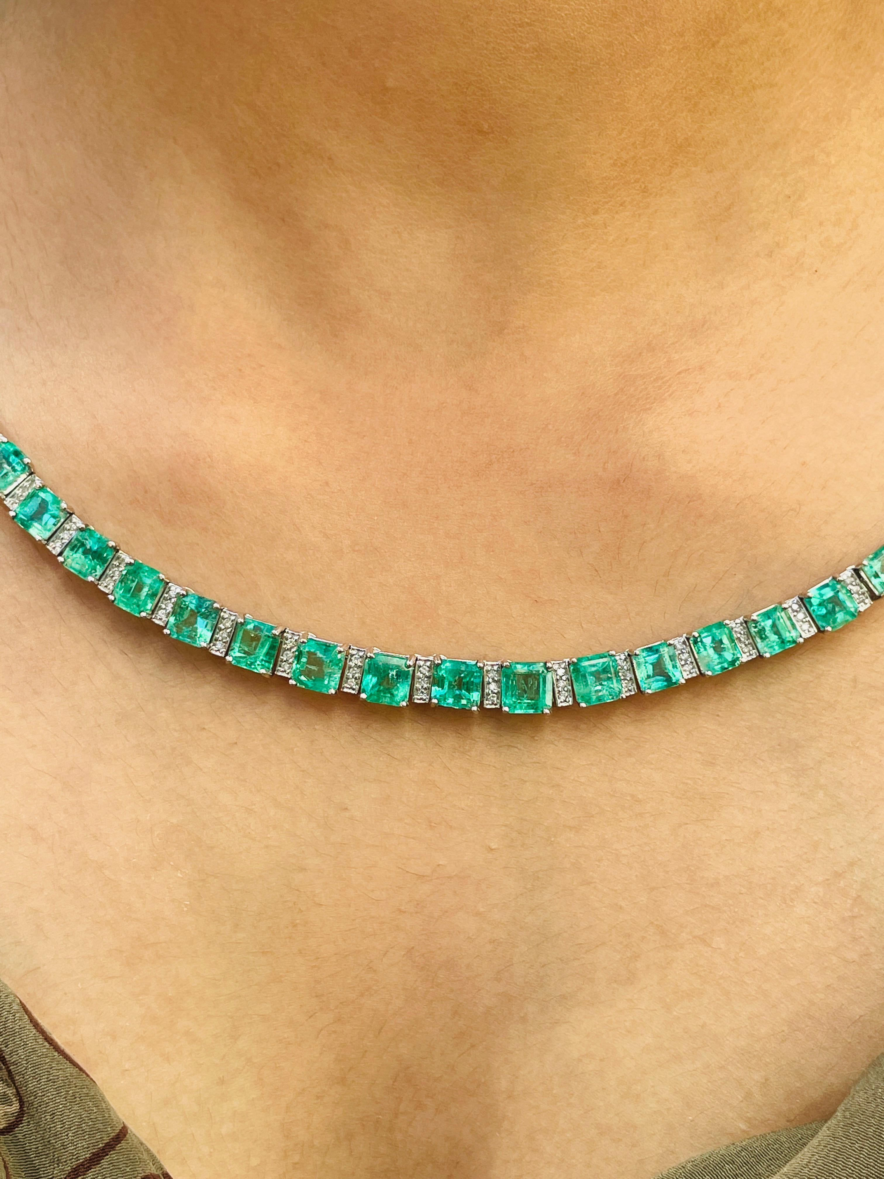 Square Shape Emerald with Diamonds Necklace in 18 Karat White Gold In New Condition For Sale In Houston, TX