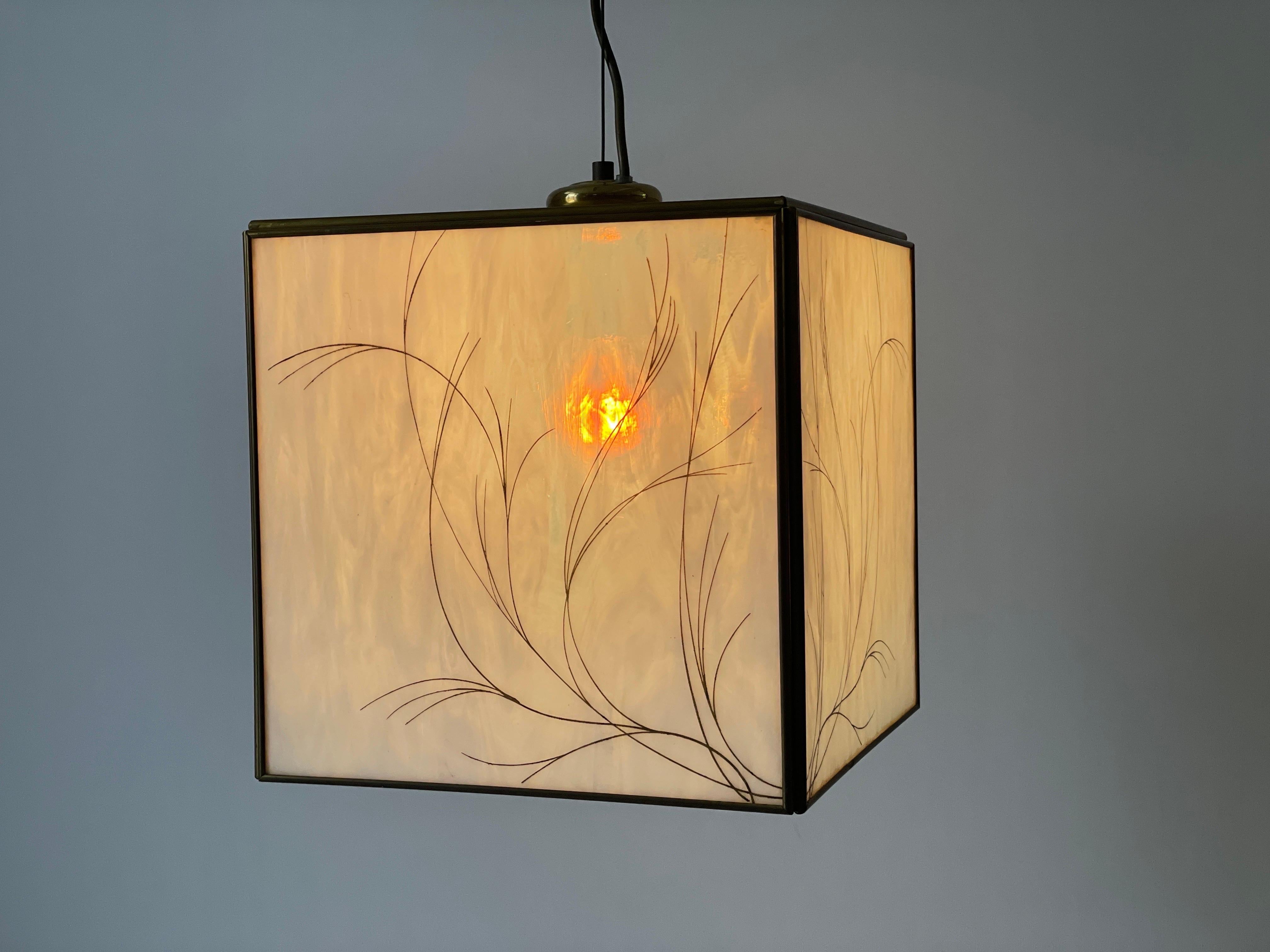 Plafonnier carré en verre et laiton, années 1960, Italie en vente 7