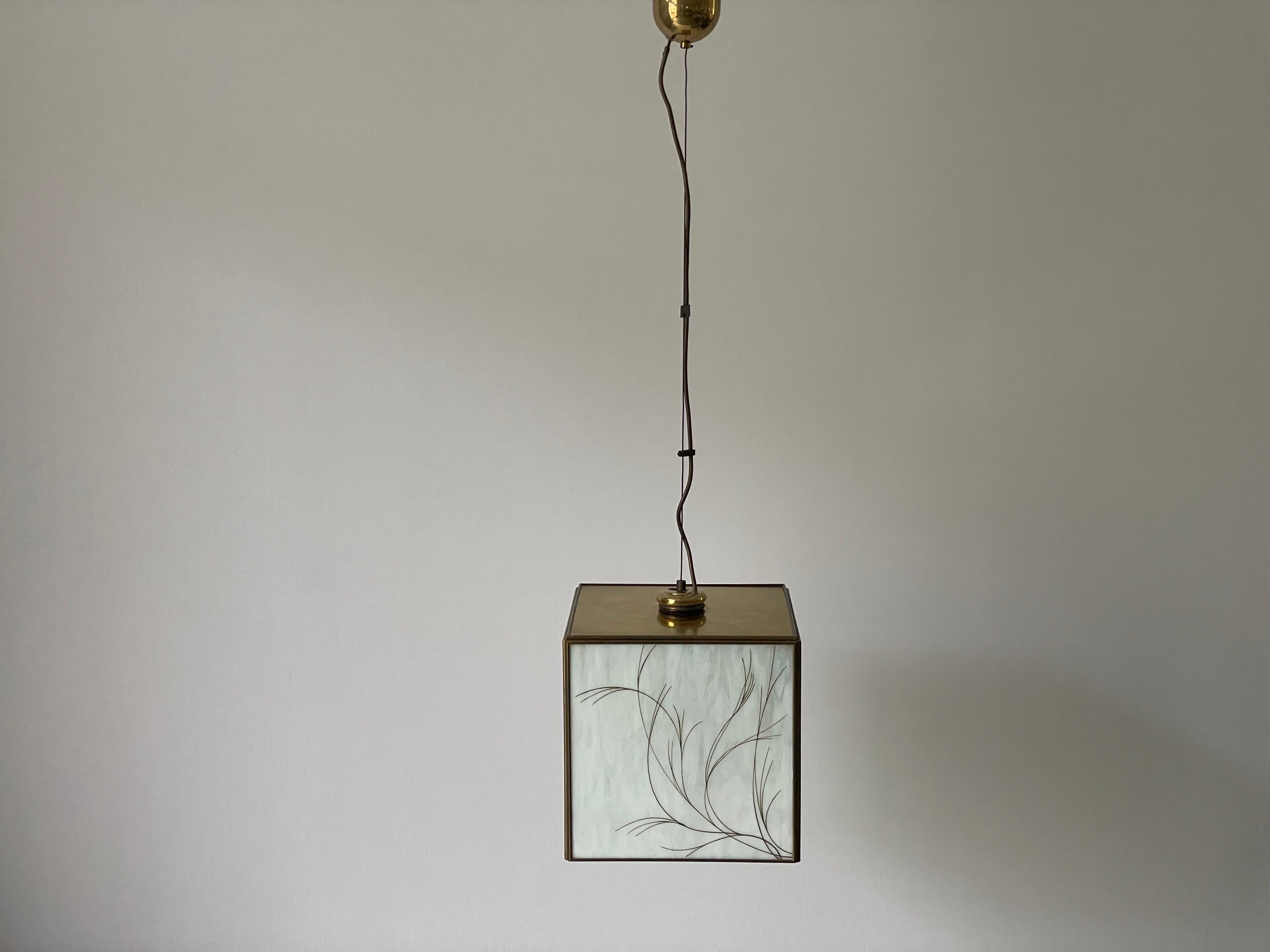 Plafonnier carré en verre et laiton, années 1960, Italie Excellent état - En vente à Hagenbach, DE