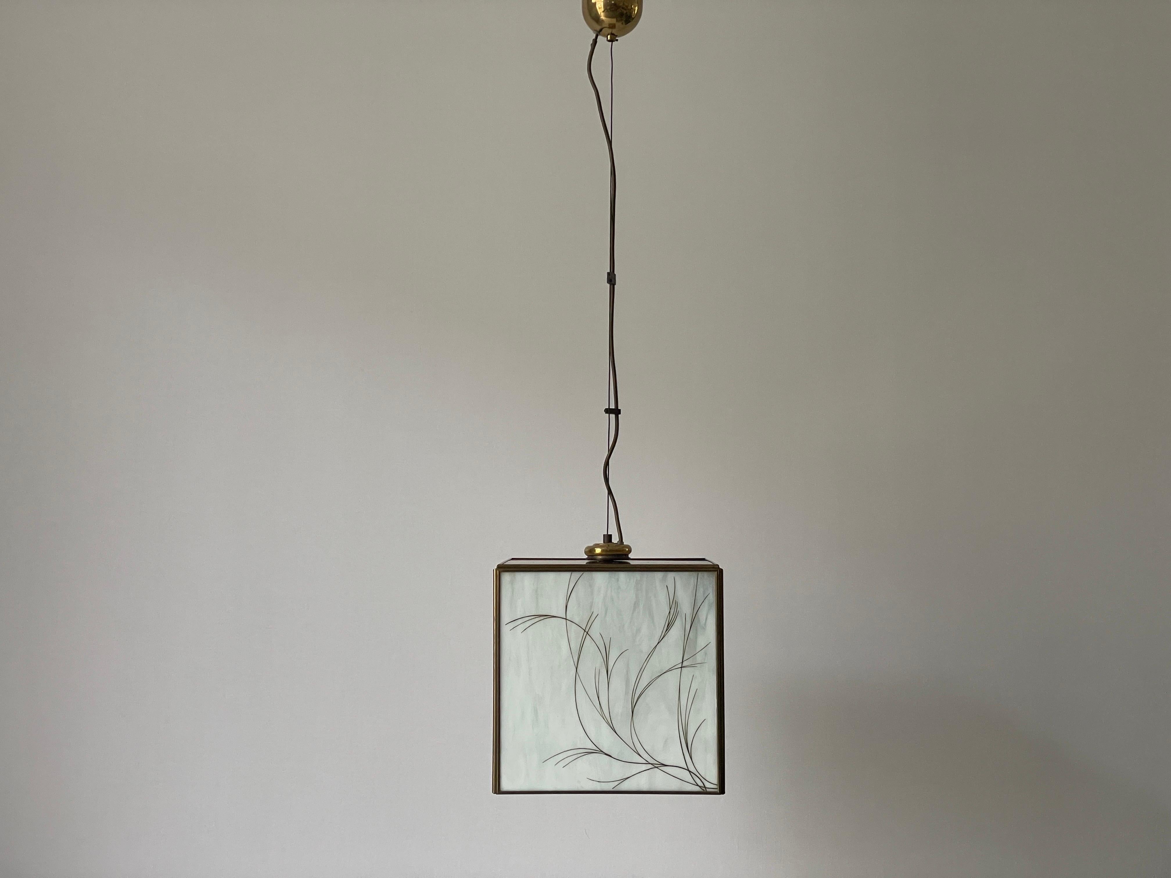 Milieu du XXe siècle Plafonnier carré en verre et laiton, années 1960, Italie en vente