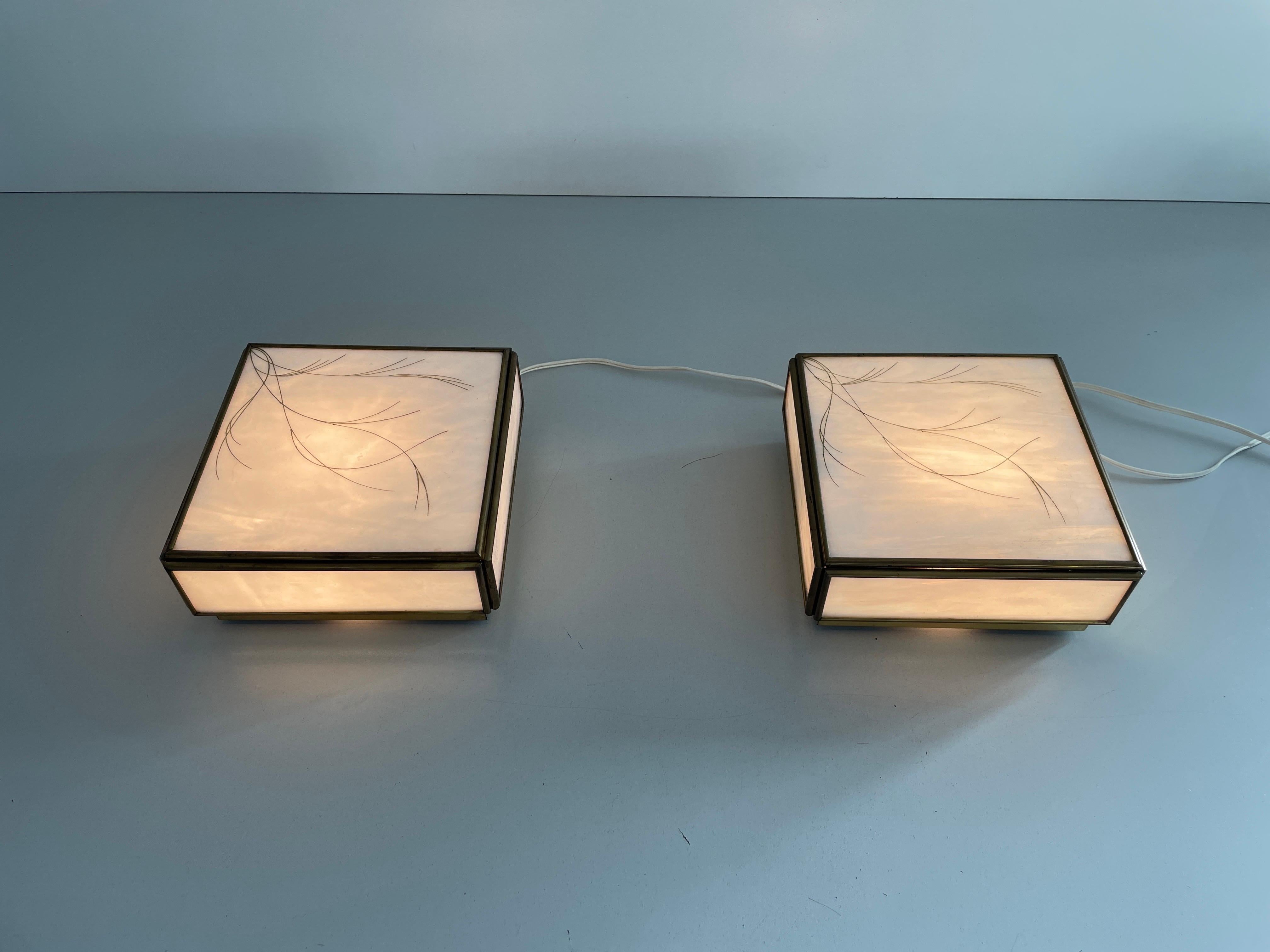 Square Shape Glass and Brass Pair of Wall Lamps, 1960s, Italy For Sale 6