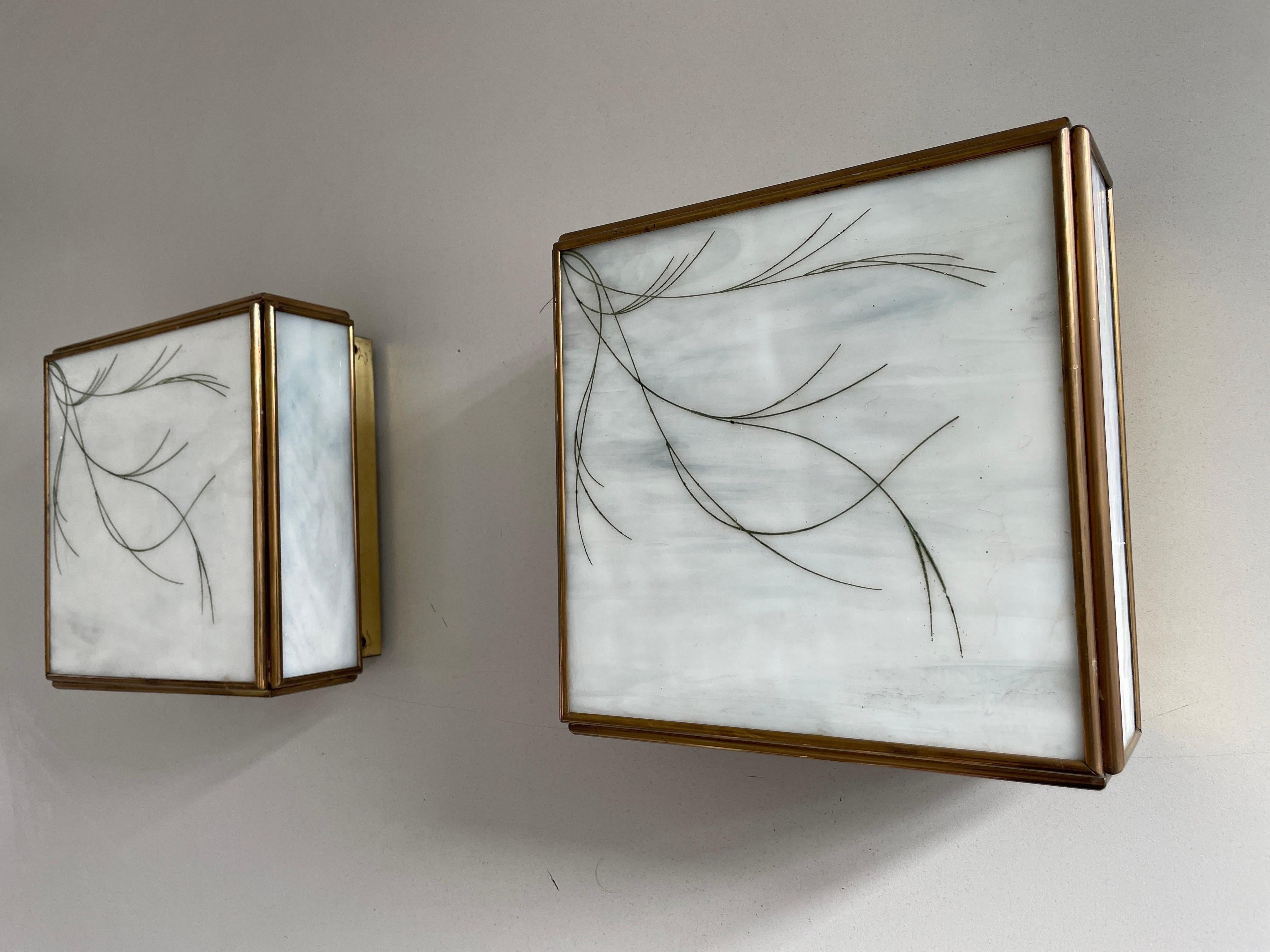 Square Shape Glass and Brass Pair of Wall Lamps, 1960s, Italy For Sale 2
