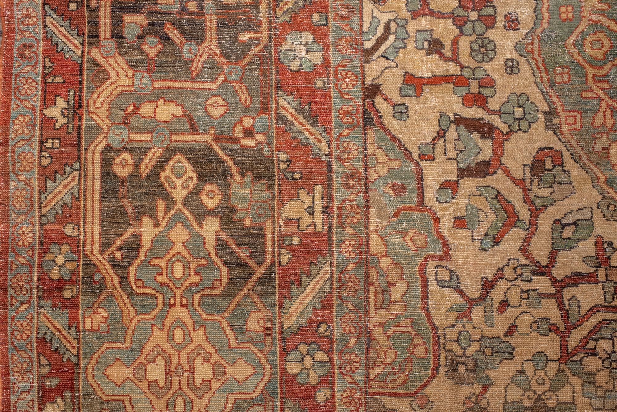 Baktiary ancien de forme carrée avec médaillon central vert sarcelle Bon état - En vente à New York, NY