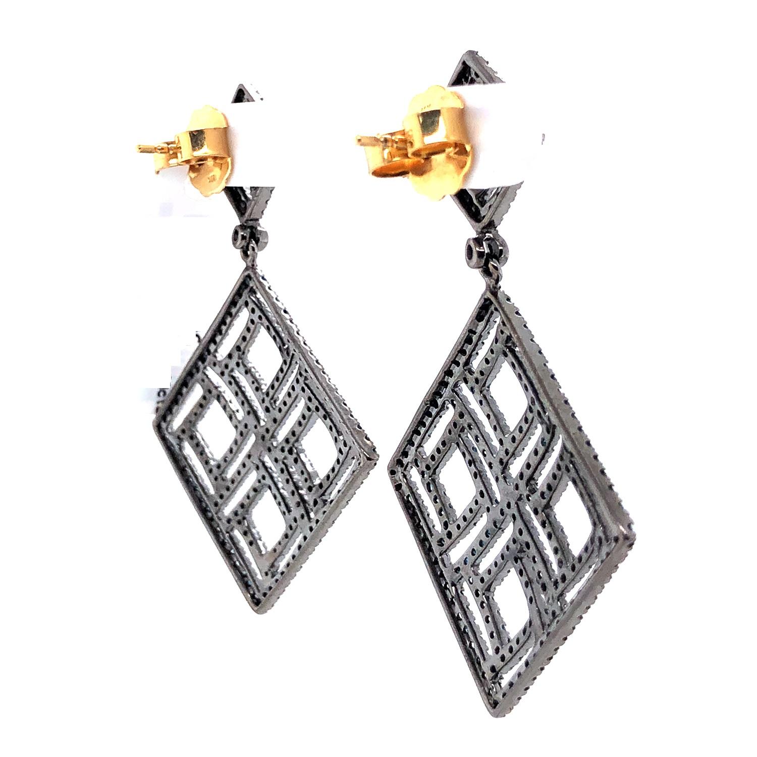 Square Shaped Dangle Earring with Pave Diamonds Made in 18k Yellow Gold & Silver In New Condition For Sale In New York, NY