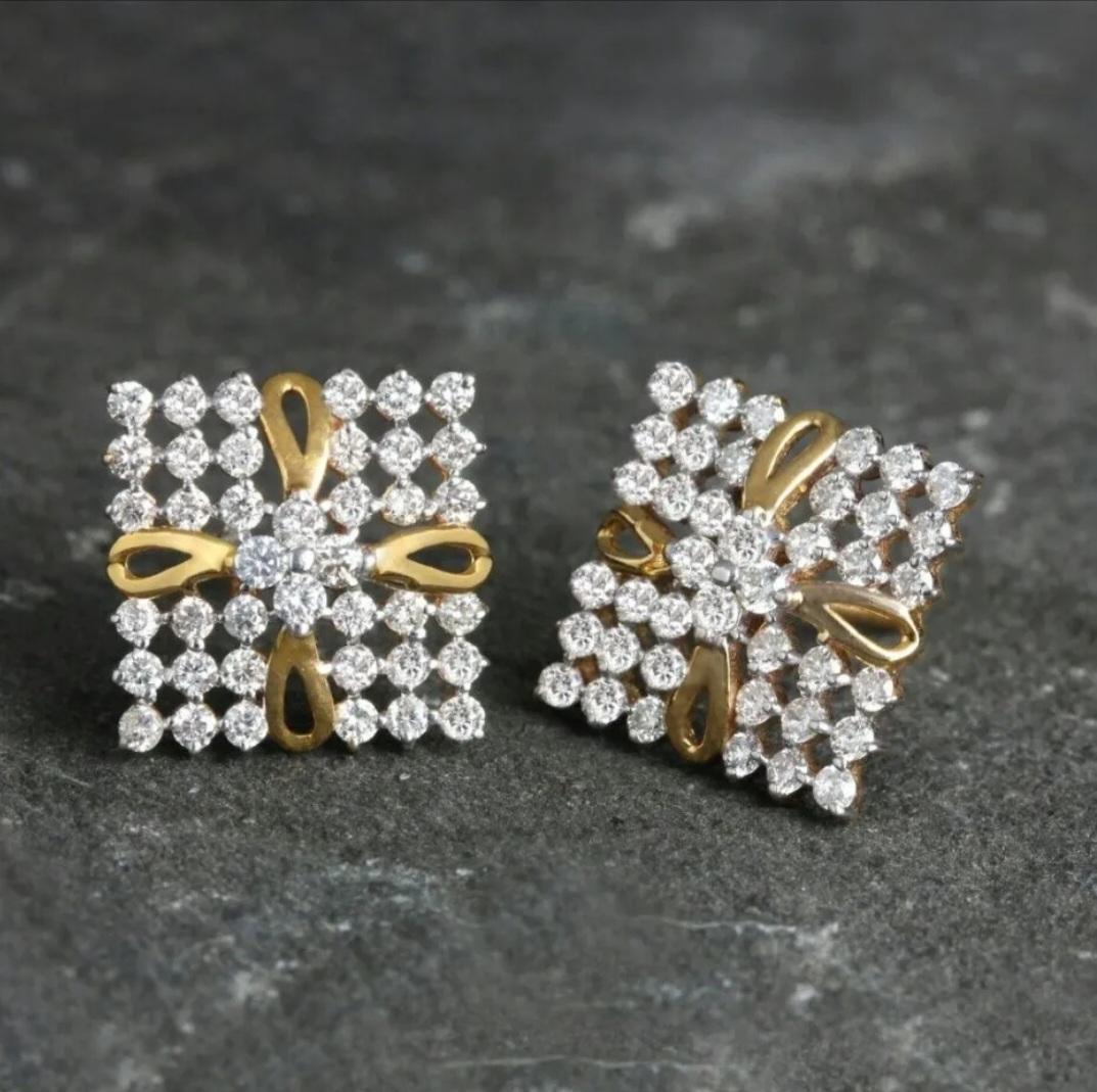 Square Shaped Diamond Stud Earrings For Women 14K Solid Gold Handmade Earring In New Condition For Sale In Chicago, IL