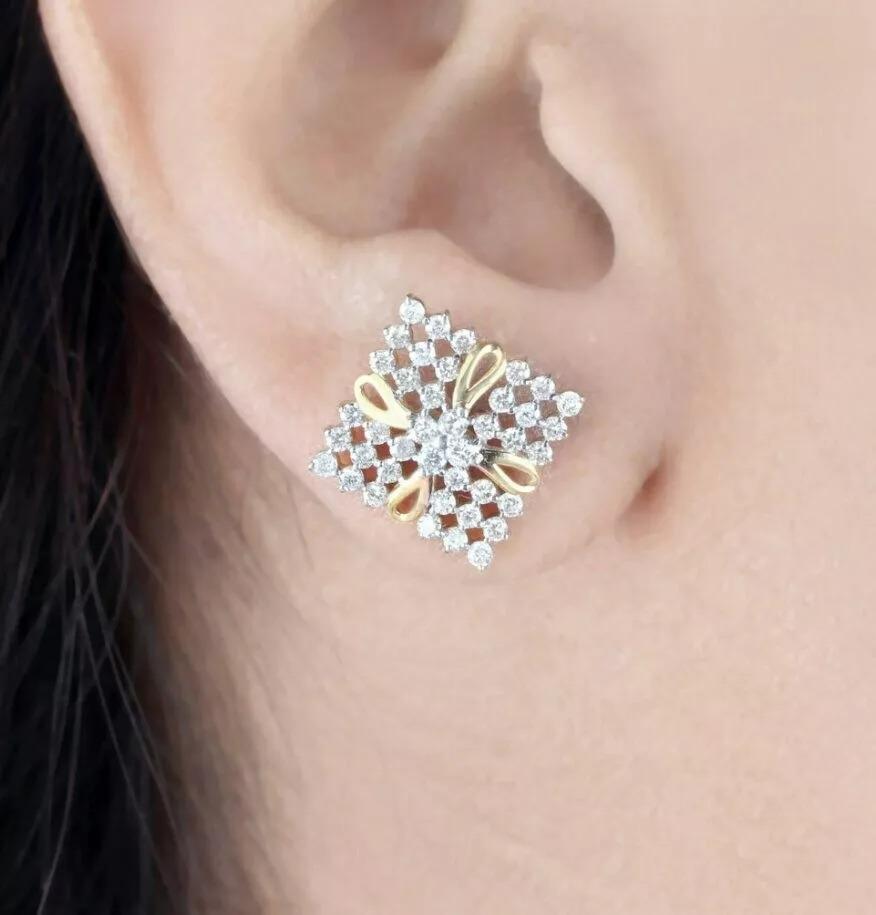 Square Shaped Diamond Stud Earrings for Women 14K Solid Gold Handmade In New Condition For Sale In Chicago, IL