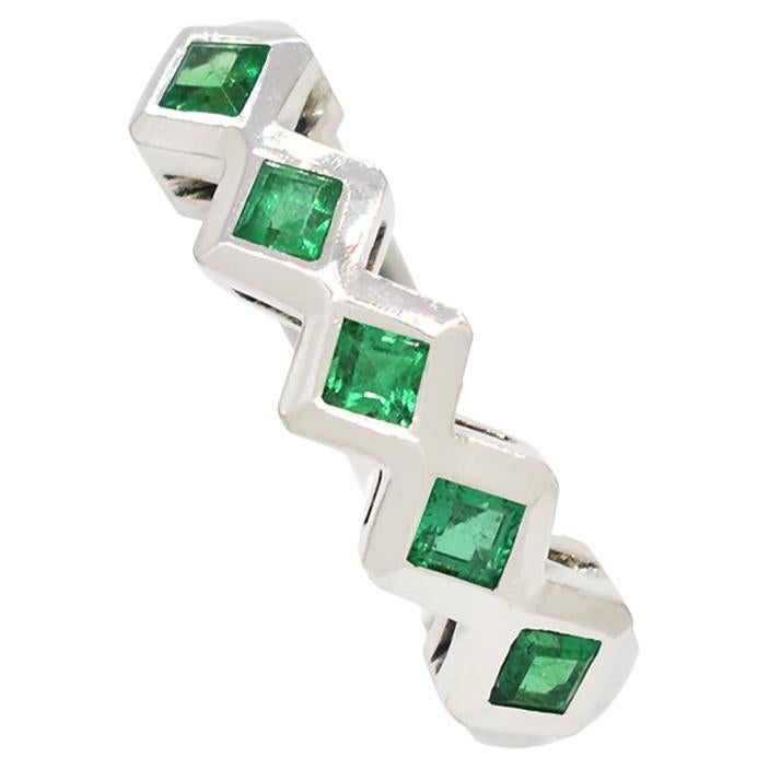 Emerald Wedding Band Ring with Sqaure Natural Colombian Emeralds in White Gold For Sale