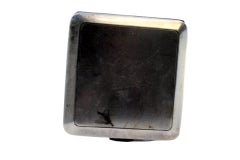 Quadratische Toilettenschachtel in mattem Silber mit einem Spiegel im Inneren