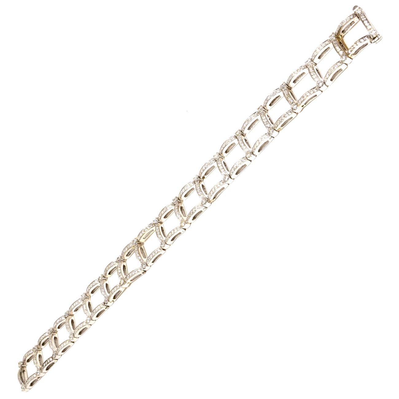 Square Shaped Round Diamond Tennis Bracelet in White Gold For Sale