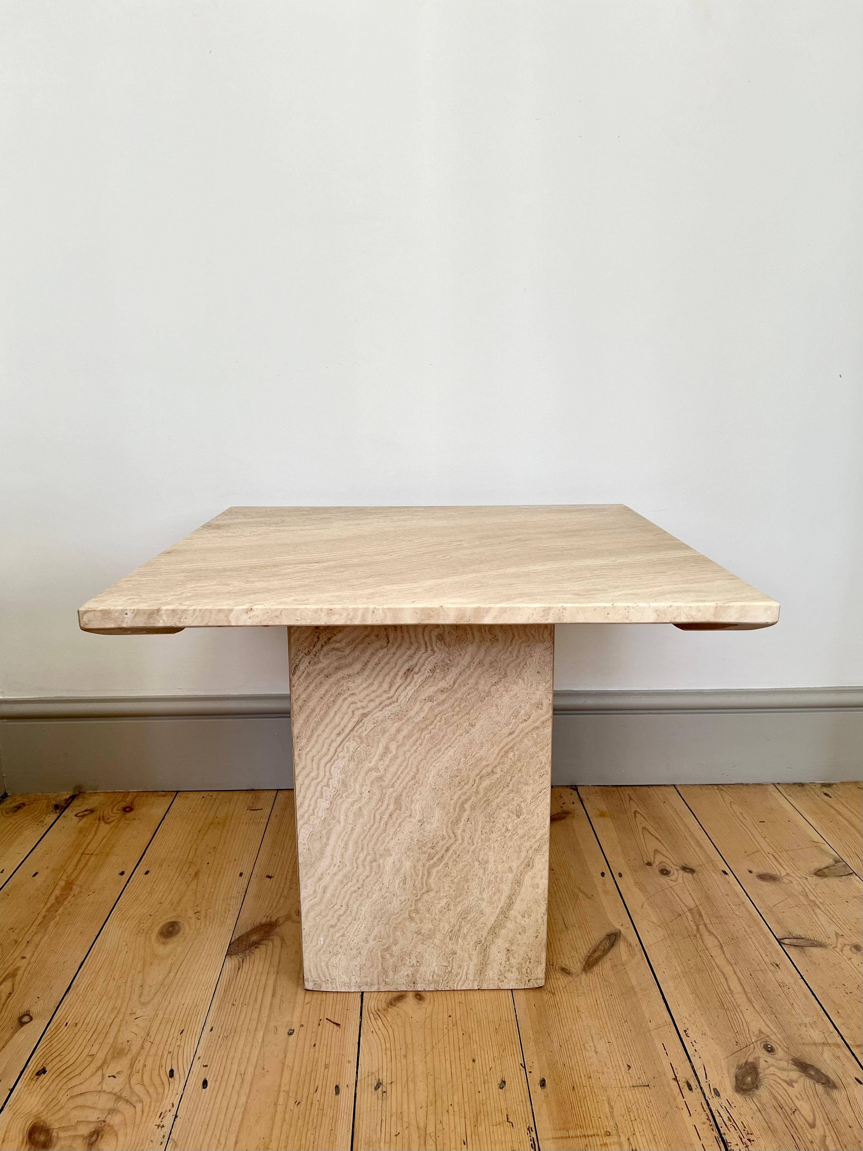 Table d'appoint carrée en pierre travertin naturelle 5