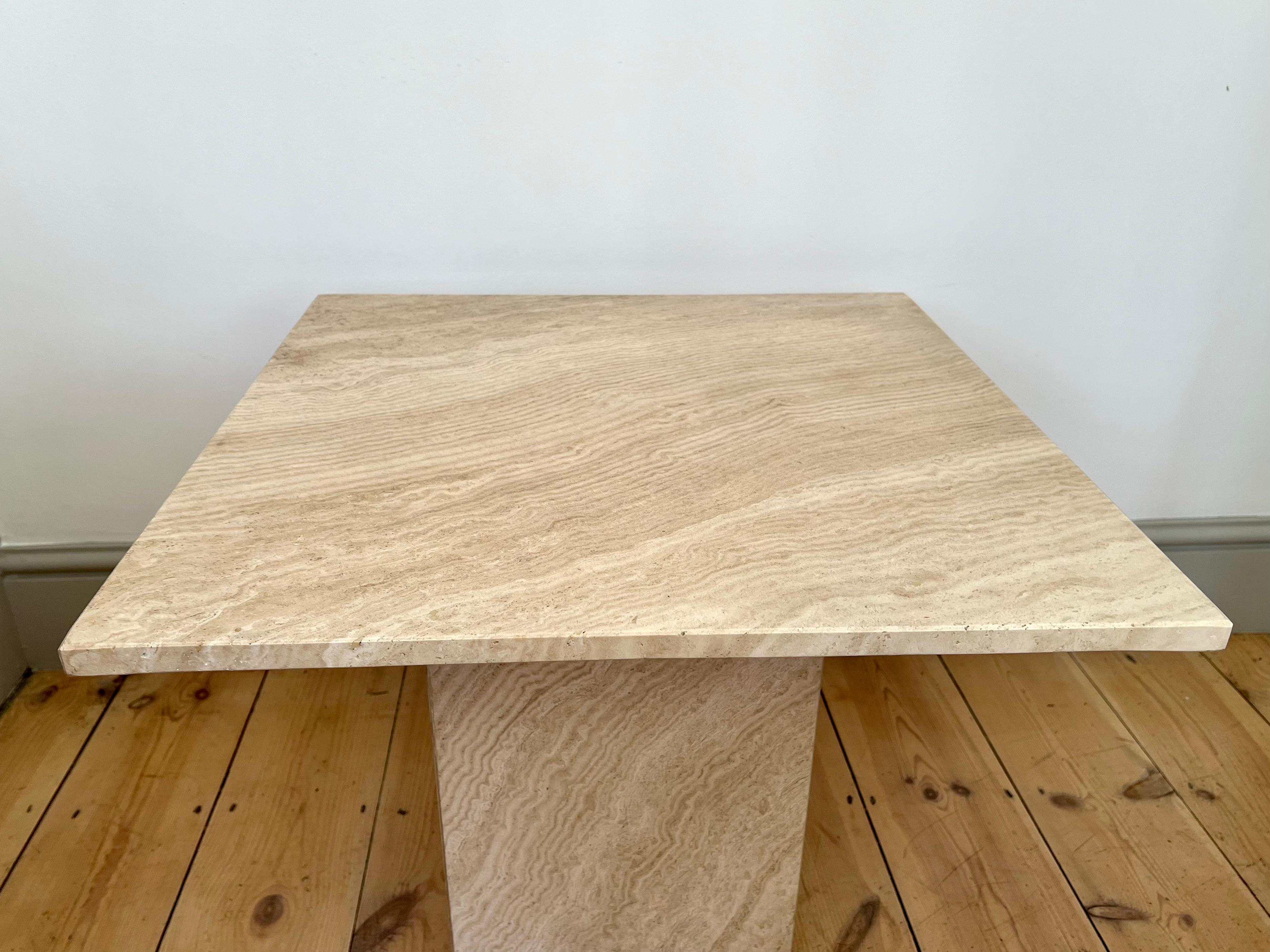 Table d'appoint carrée en pierre travertin naturelle 6