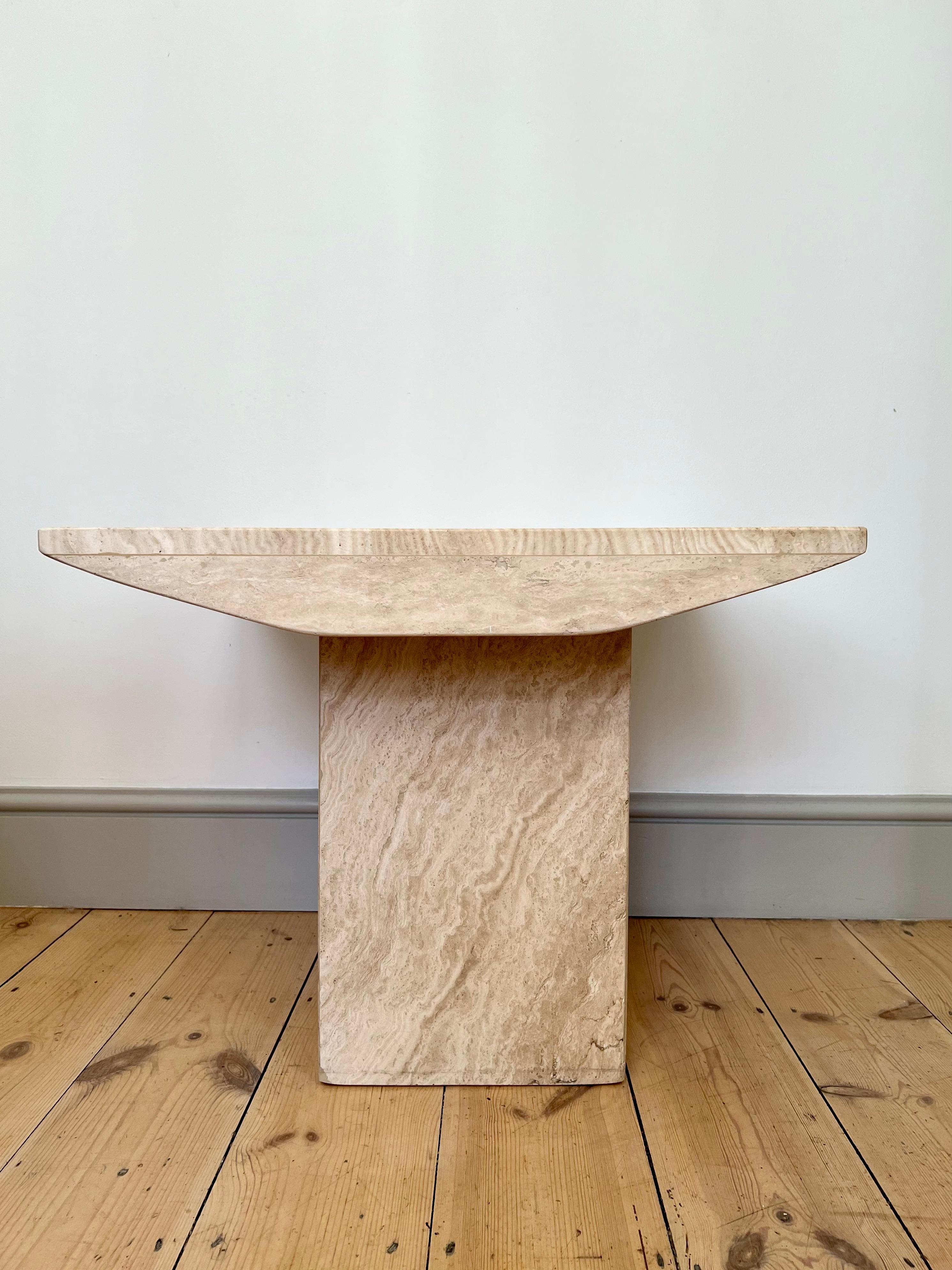 Table d'appoint carrée en pierre travertin naturelle 14