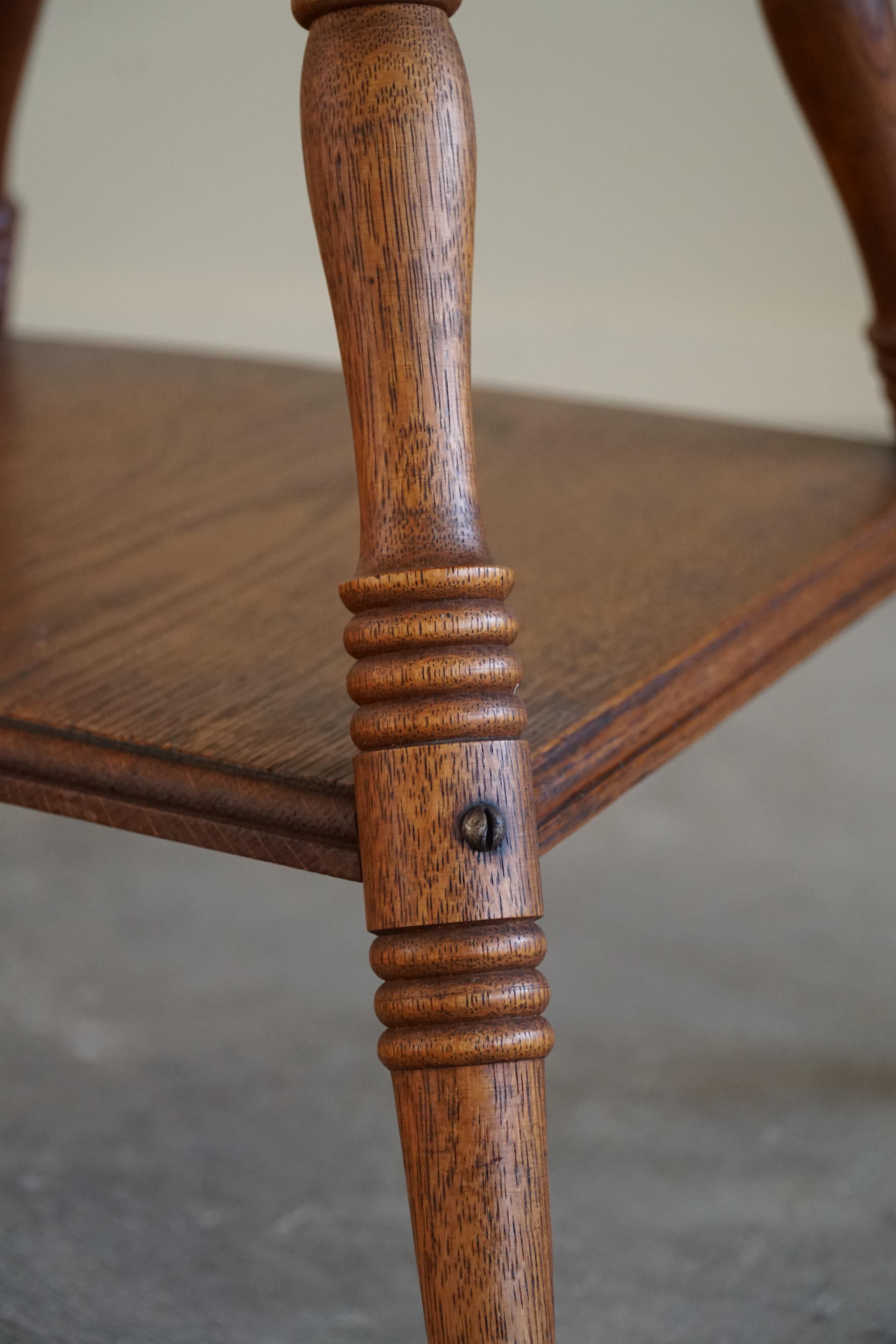 Square Side Table in Solid Oak, Mid-Century Modern, 1960s For Sale 4