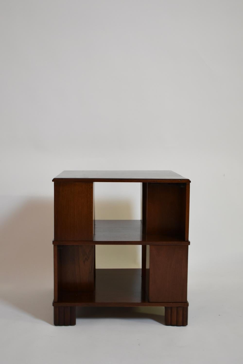 Quadratischer Beistelltisch aus Palmenholz, 1930er Jahre (Furnier) im Angebot