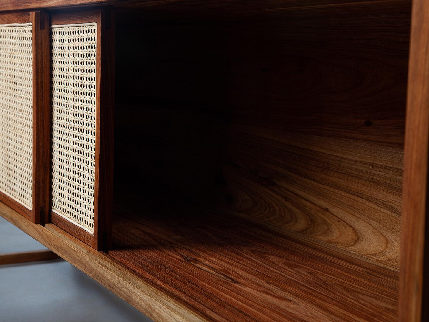The Square Sideboard, brasilianisches Massivholz und Stroh Design von Amilcar Oliveira im Angebot 13
