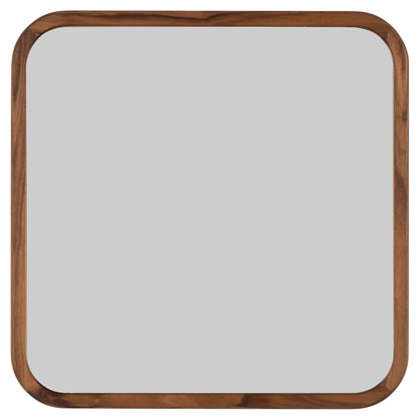 Miroir Silhouette carré, traité à l
huile de noyer par OEO Studio pour Fredericia