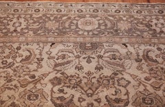 Antiker indischer Agra-Teppich. Größe: 10 ft 3 in x 10 ft 5 in