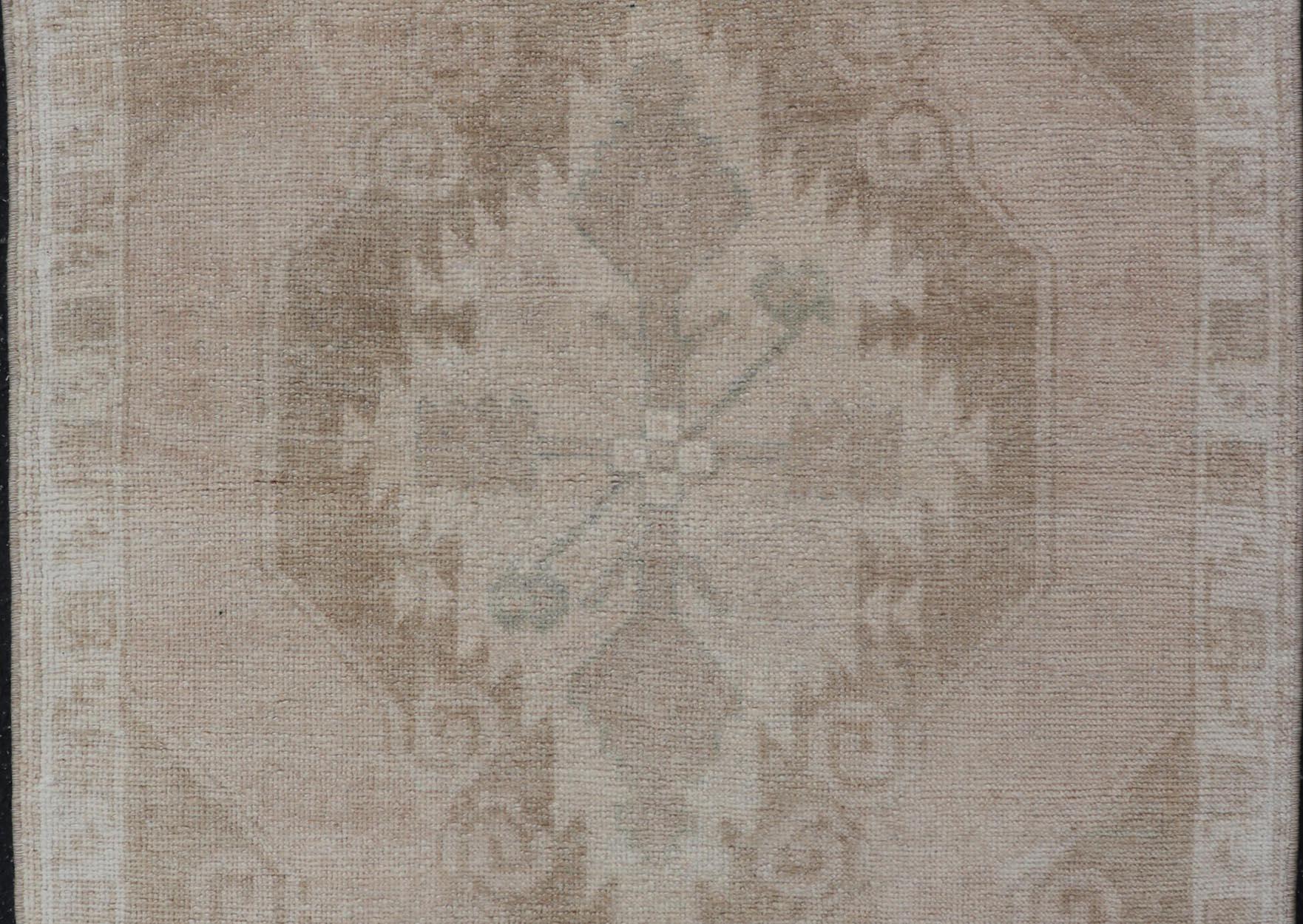 Annodato a mano Tappeto piccolo Vintage By di dimensioni quadrate   2' 5