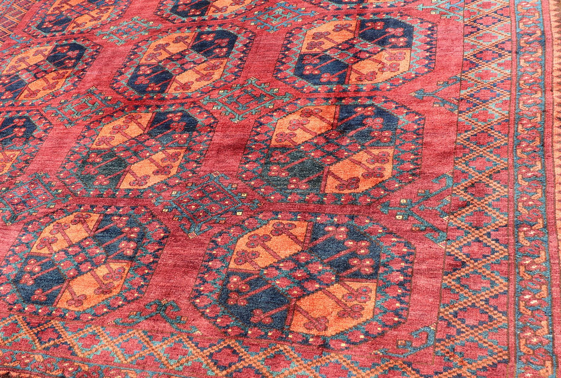 Quadratischer handgeknüpfter Turkomen Ersari-Teppich in Quadratischer Größe aus Wolle mit wiederkehrendem Gul-Design im Angebot 3