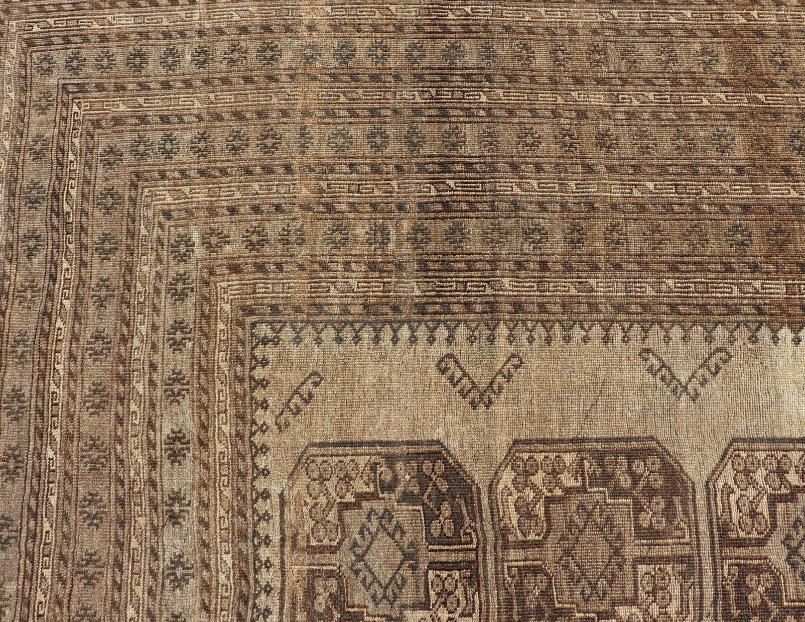 Square Sized Hand-Knotted Turkomen Ersari Rug in Wool with Repeating Gul Design For Sale 4