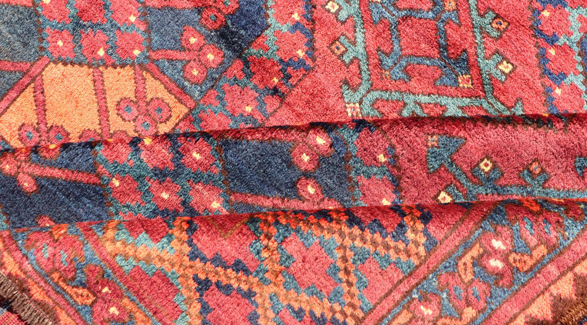 Quadratischer handgeknüpfter Turkomen Ersari-Teppich in Quadratischer Größe aus Wolle mit wiederkehrendem Gul-Design im Angebot 4
